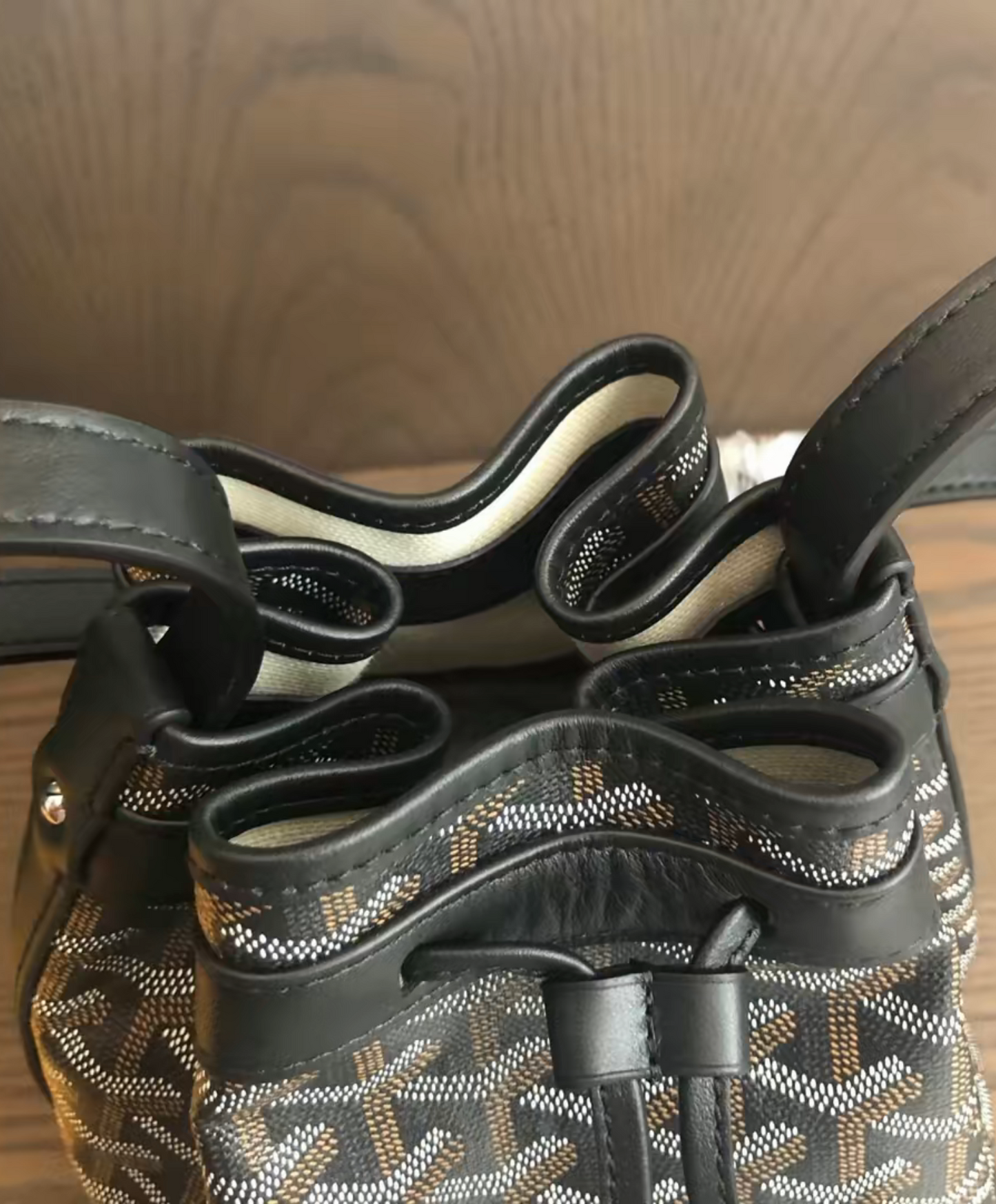 Petit Flot Bucket Bag