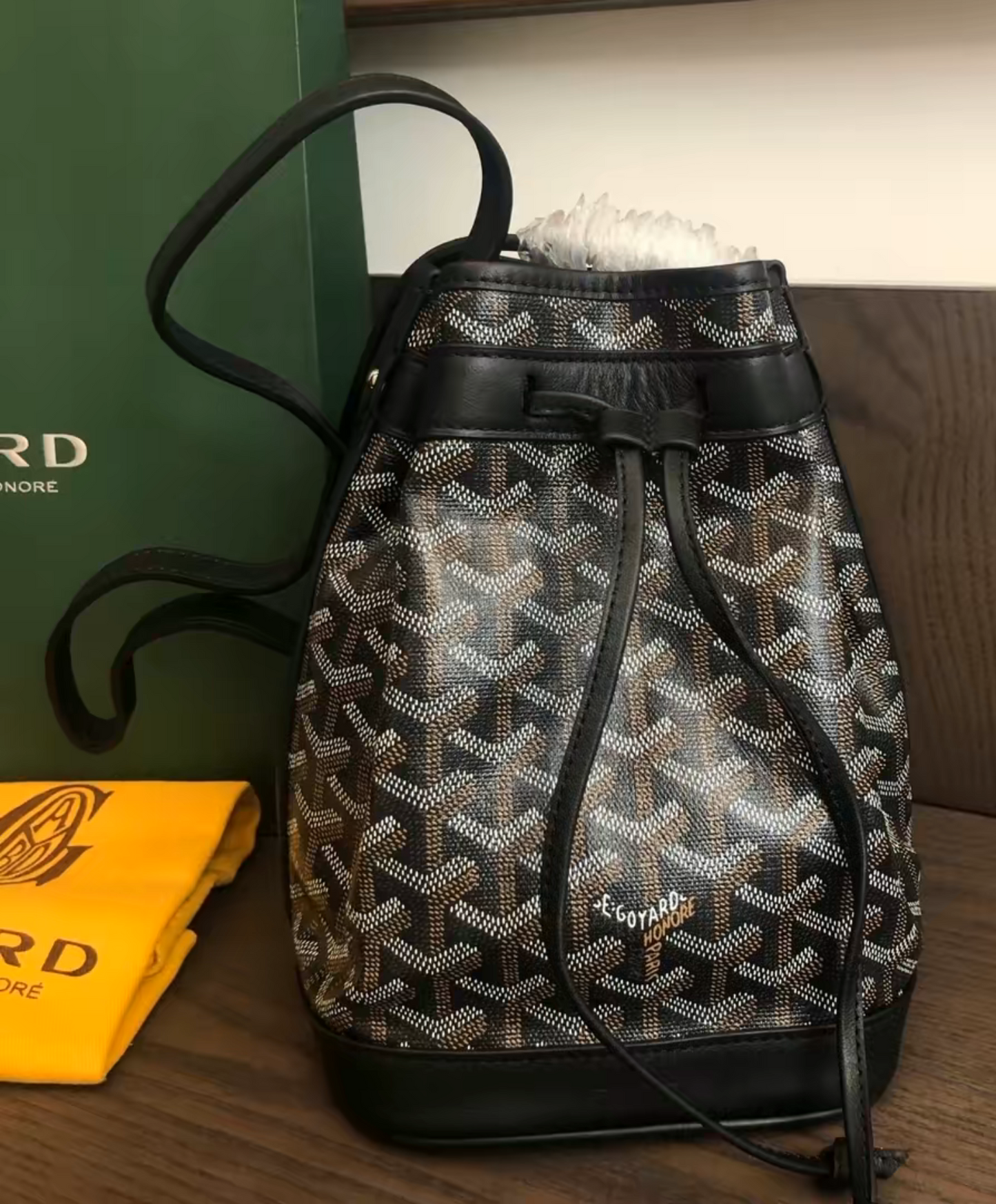 Petit Flot Bucket Bag