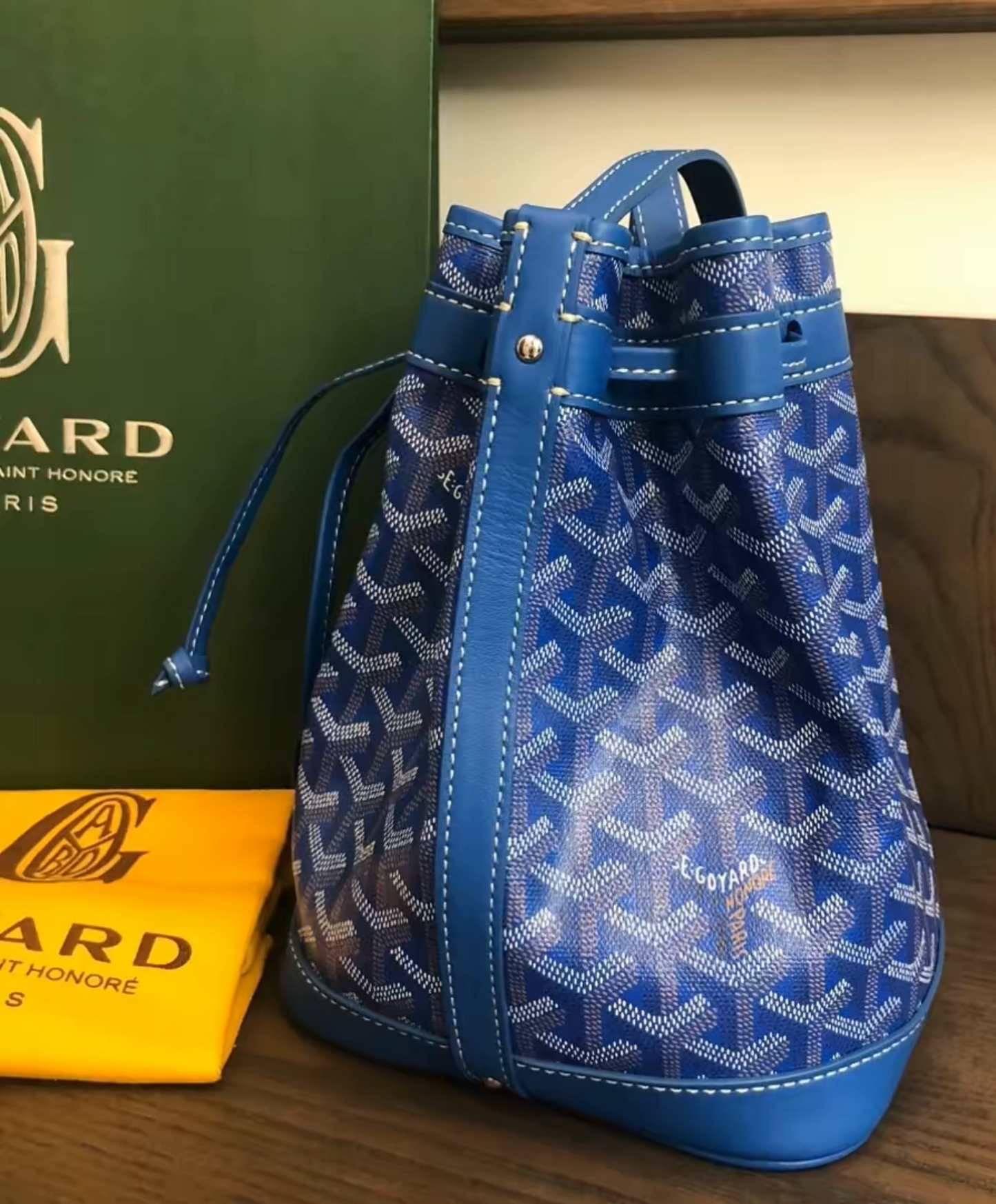Petit Flot Bucket Bag