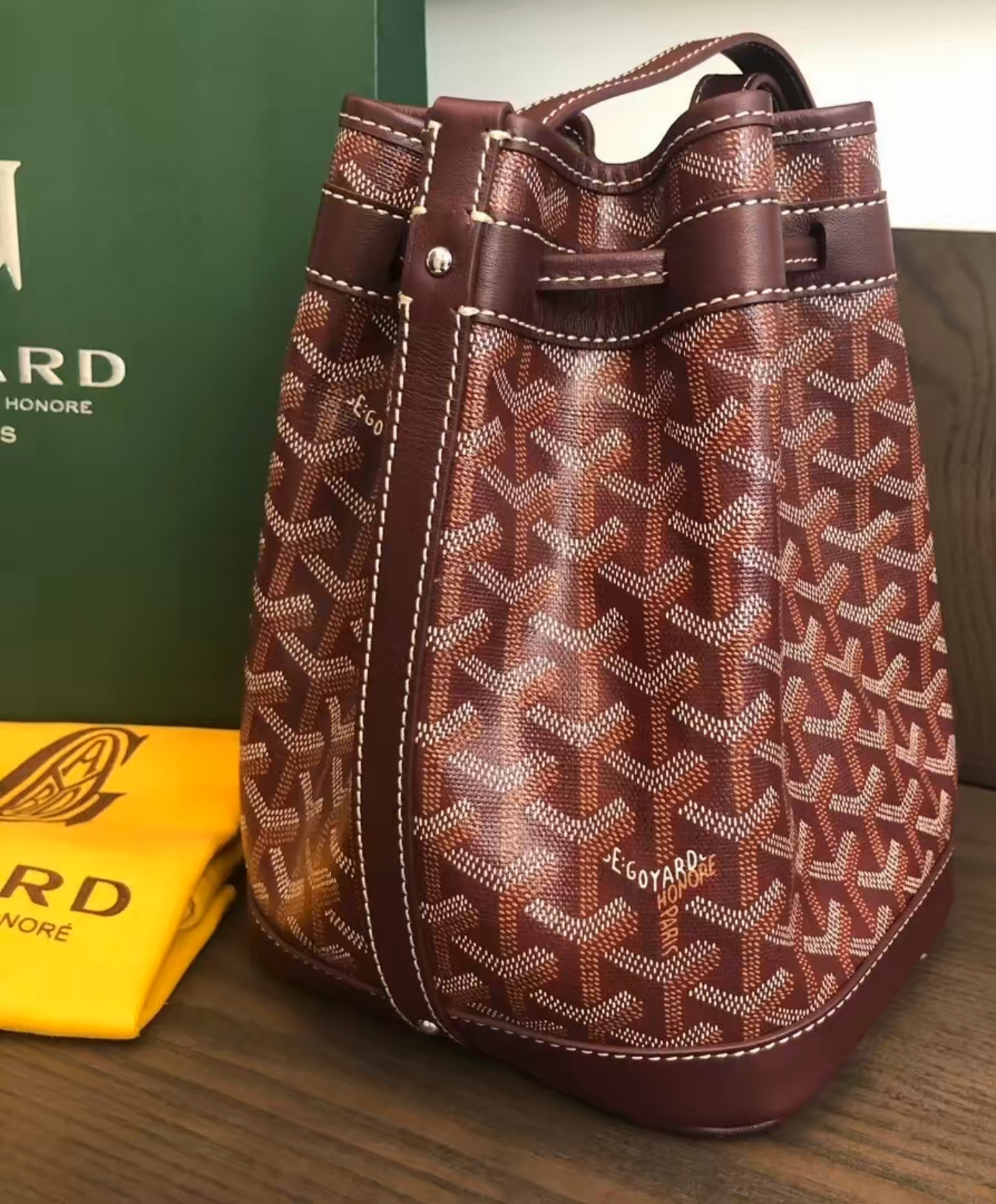Petit Flot Bucket Bag