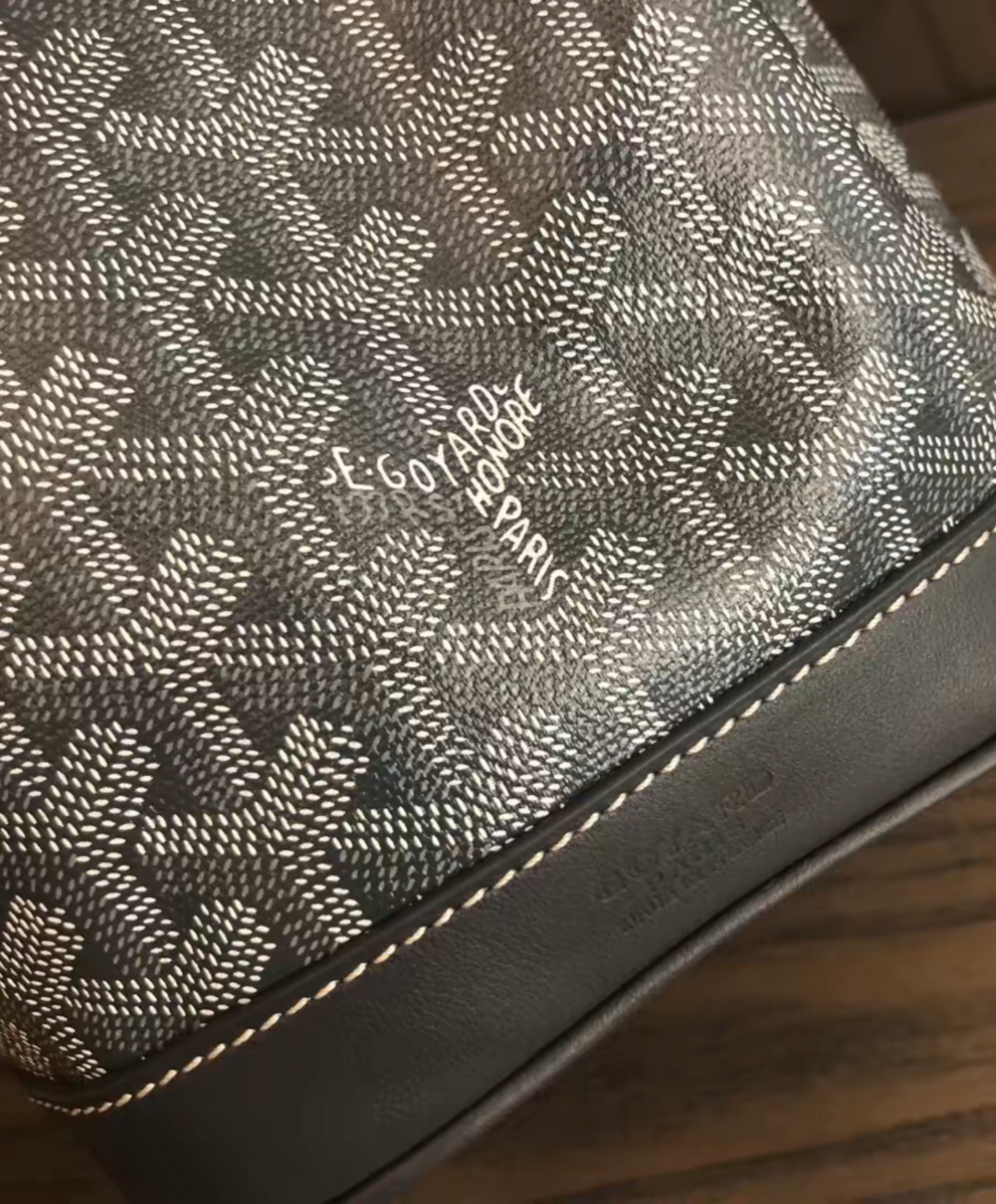 Petit Flot Bucket Bag