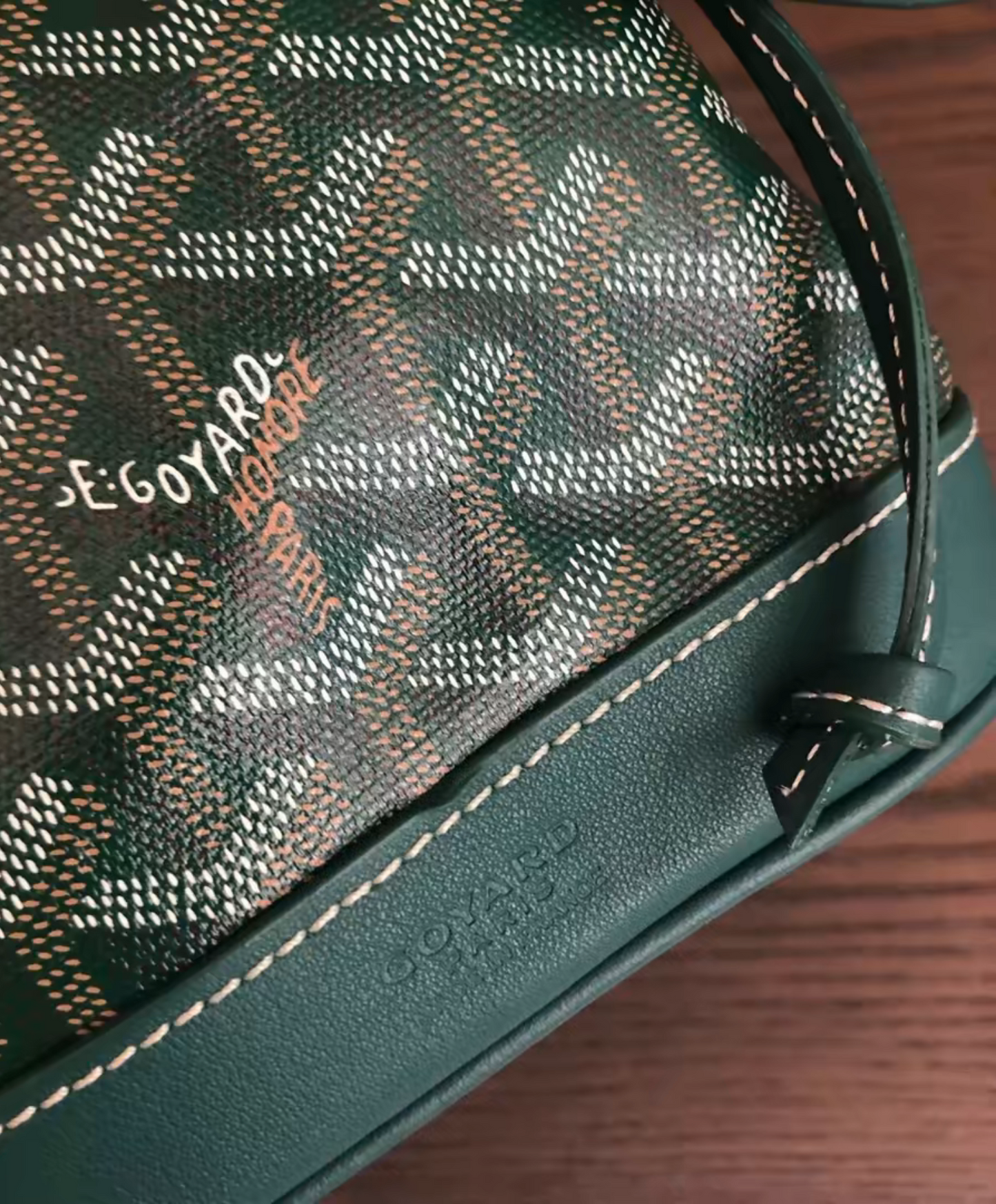 Petit Flot Bucket Bag