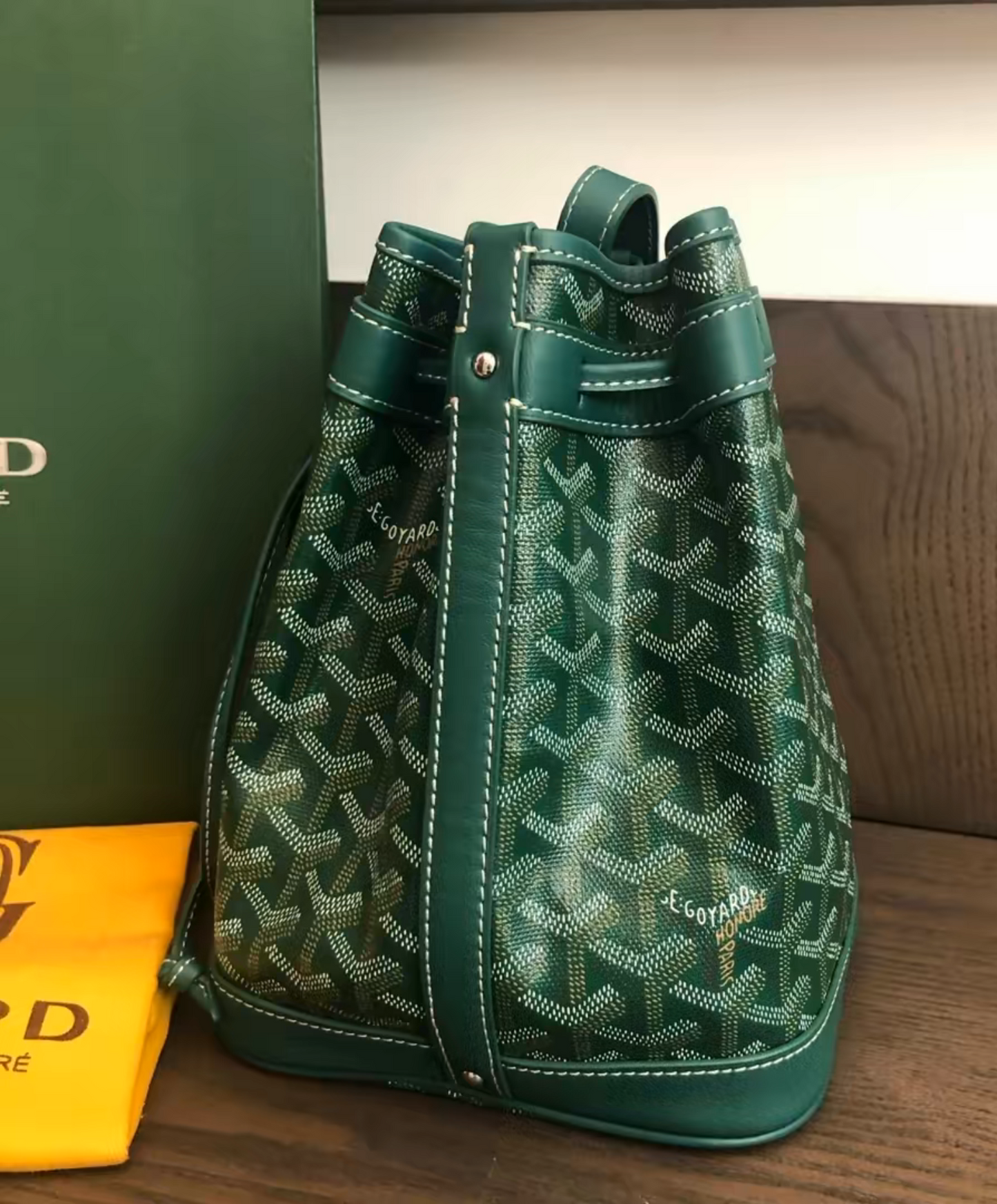 Petit Flot Bucket Bag