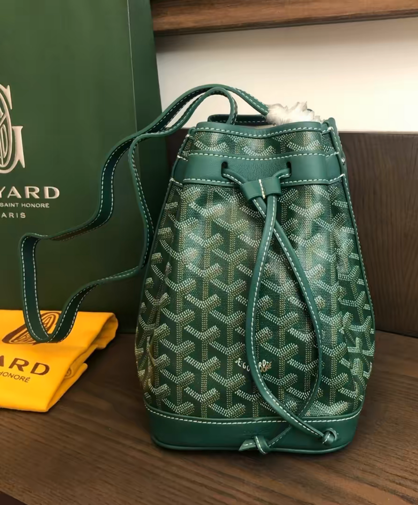 Petit Flot Bucket Bag