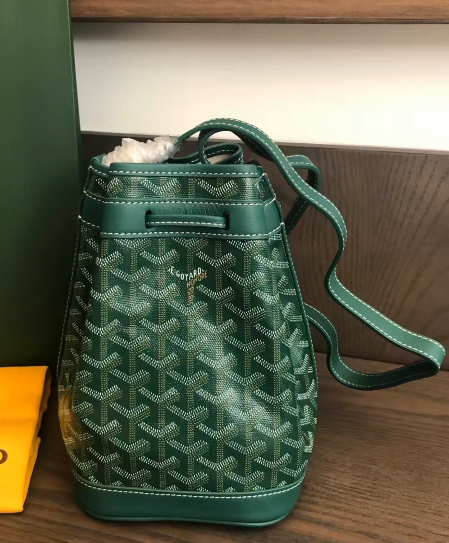 Petit Flot Bucket Bag