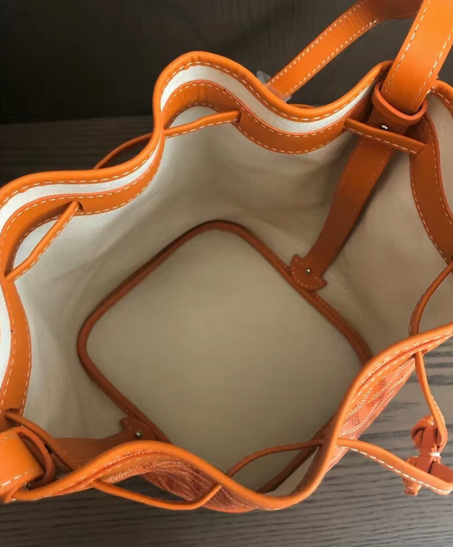 Petit Flot Bucket Bag