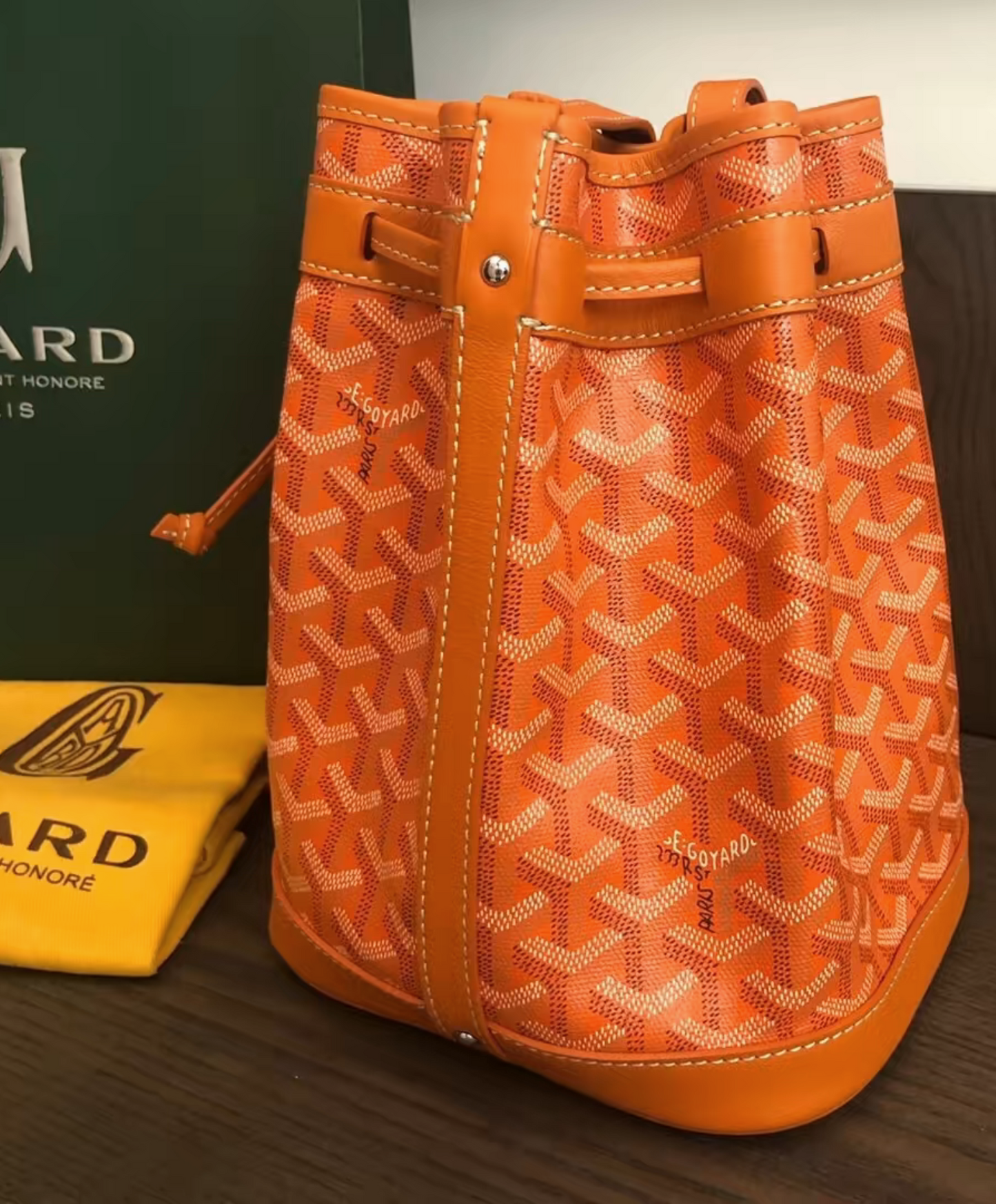Petit Flot Bucket Bag