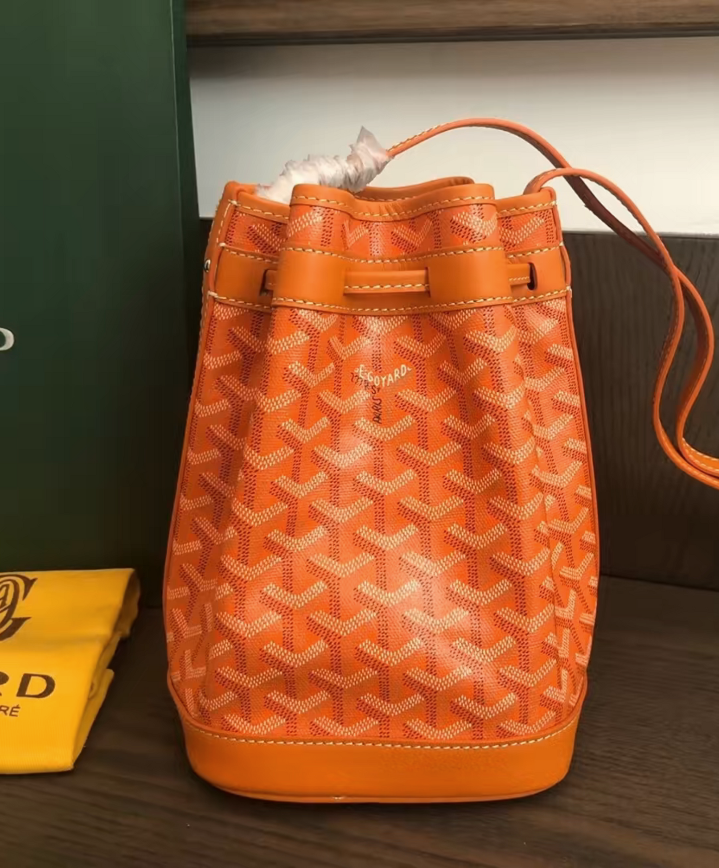 Petit Flot Bucket Bag