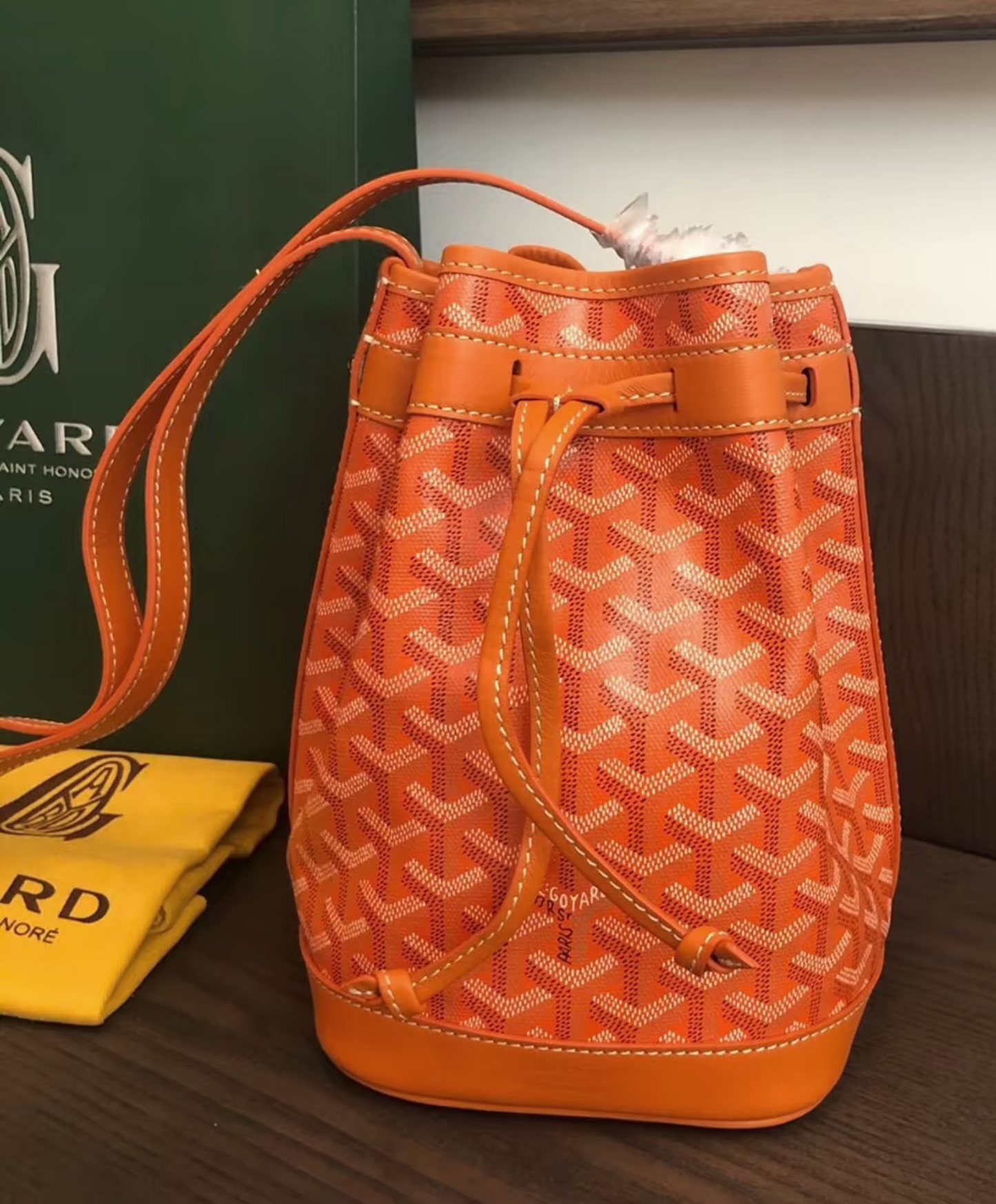 Petit Flot Bucket Bag