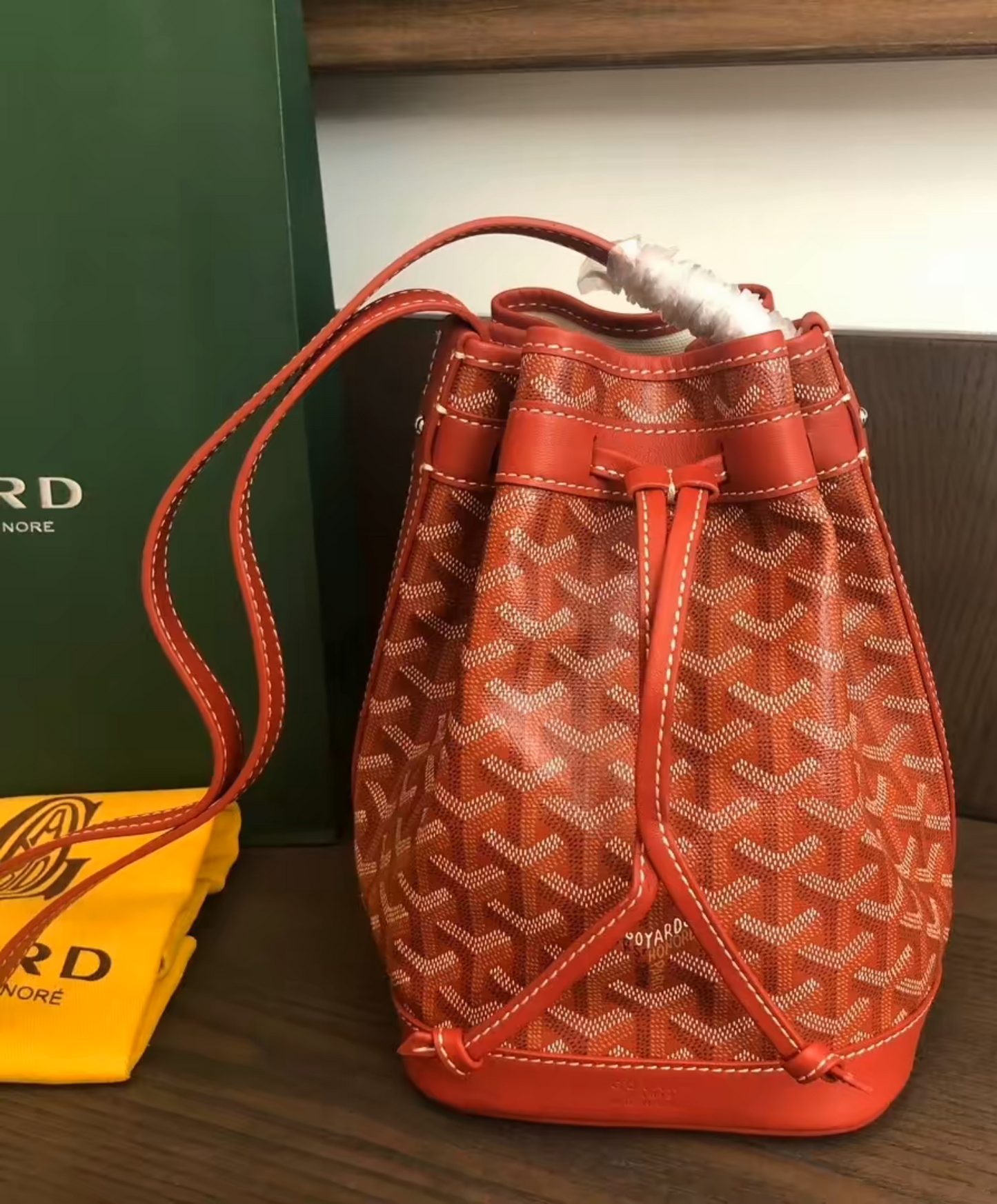 Petit Flot Bucket Bag