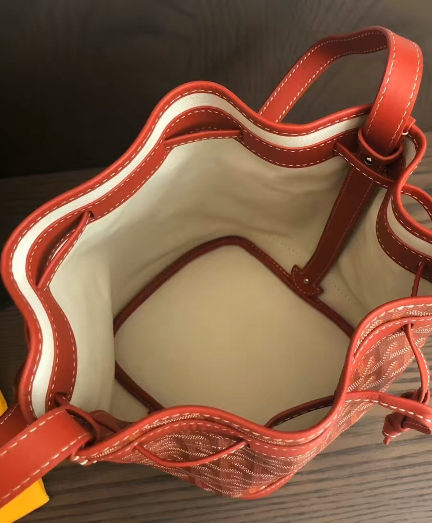 Petit Flot Bucket Bag
