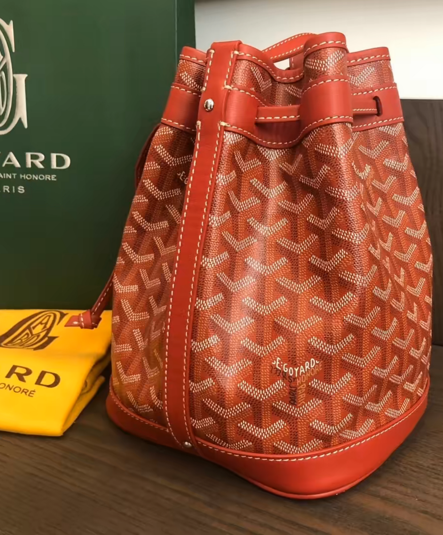 Petit Flot Bucket Bag