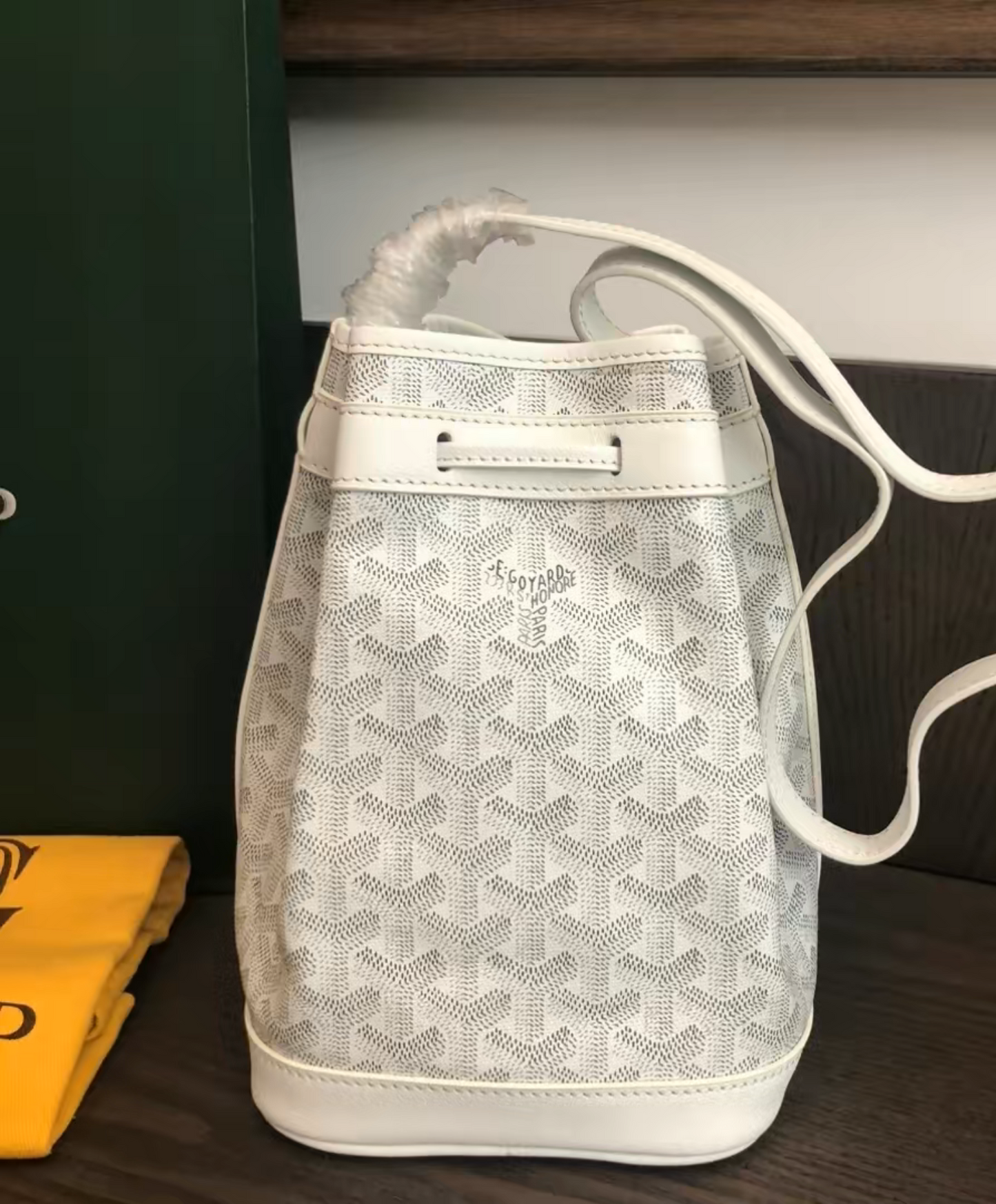 Petit Flot Bucket Bag