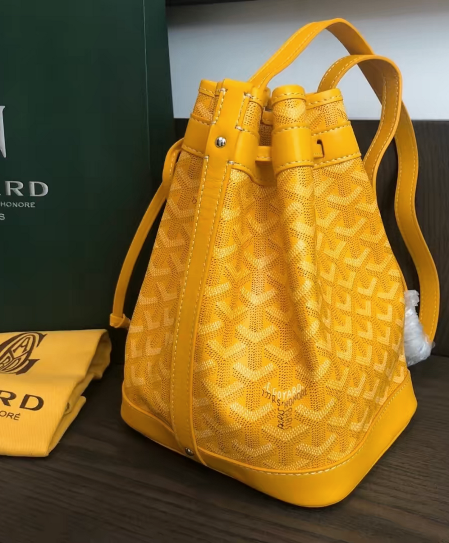 Petit Flot Bucket Bag