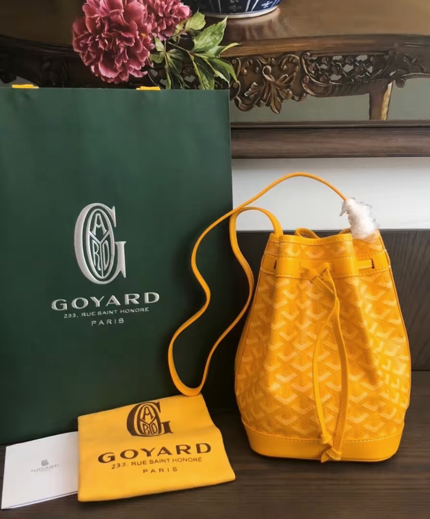 Petit Flot Bucket Bag