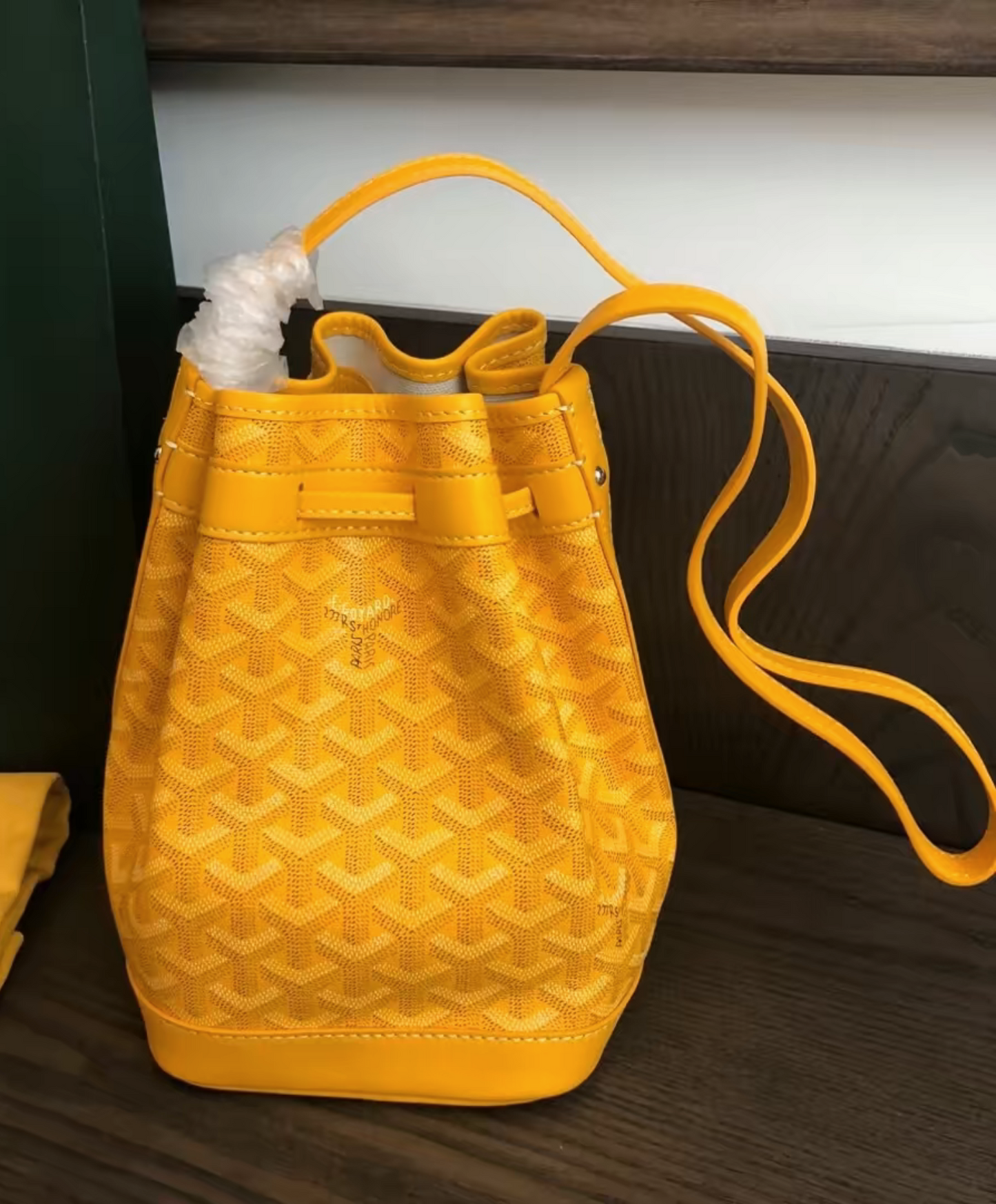 Petit Flot Bucket Bag