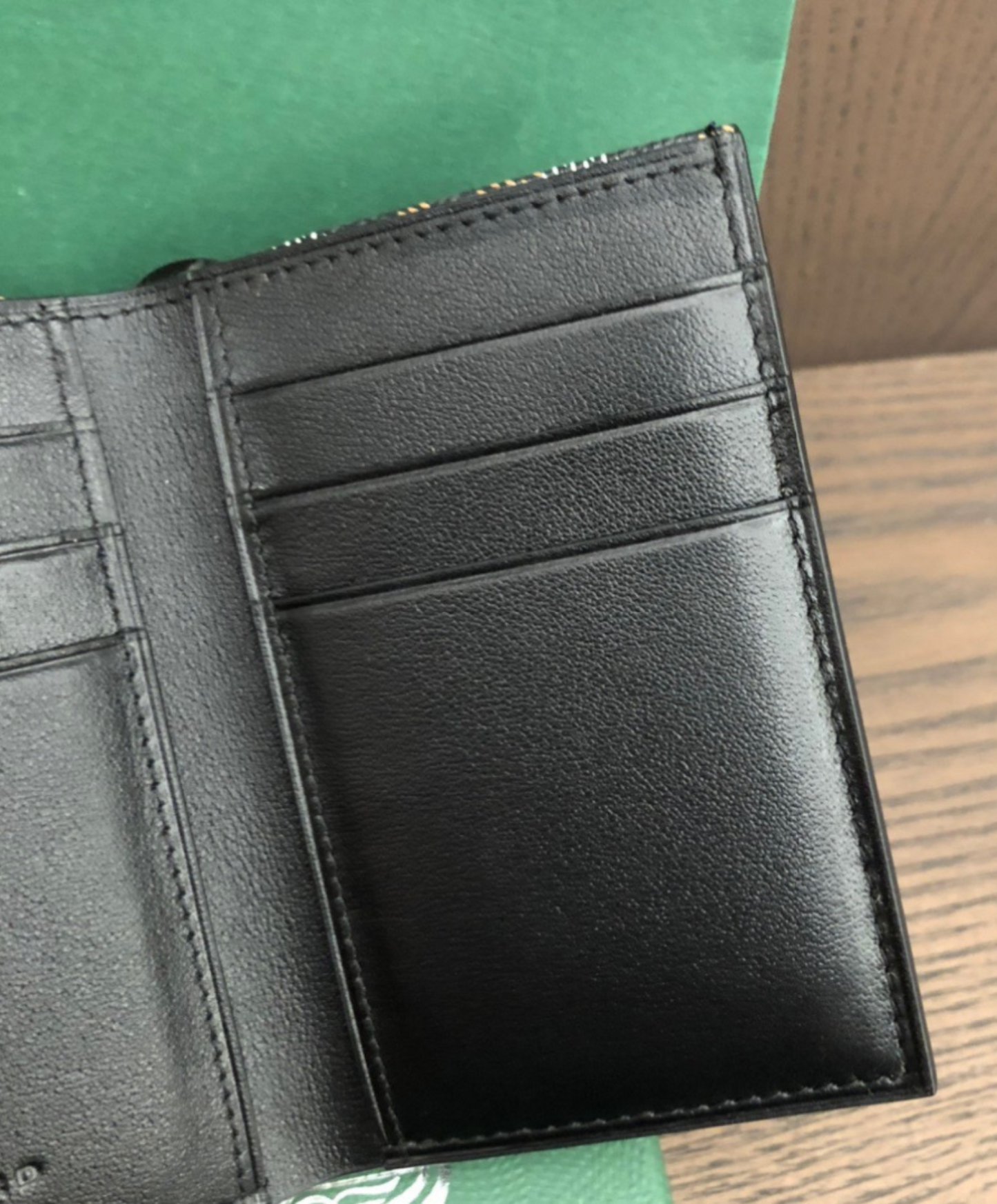 Saint-Pierre Card Wallet