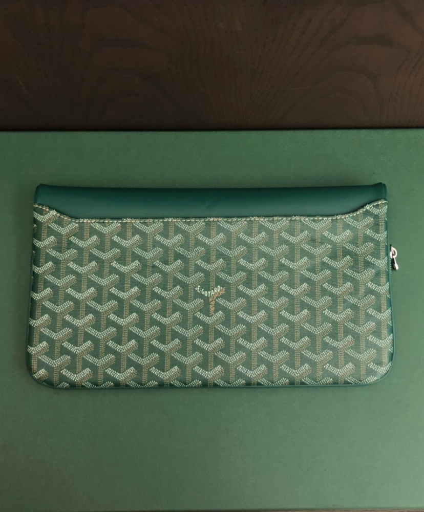 Sainte-Marie MM Clutch