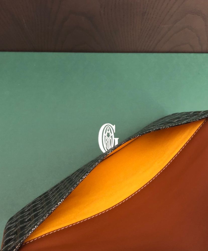 Sainte-Marie MM Clutch