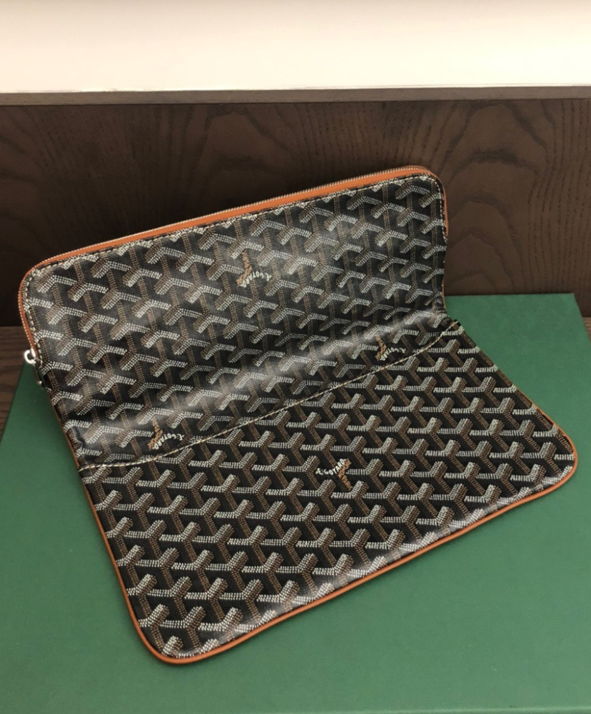 Sainte-Marie MM Clutch