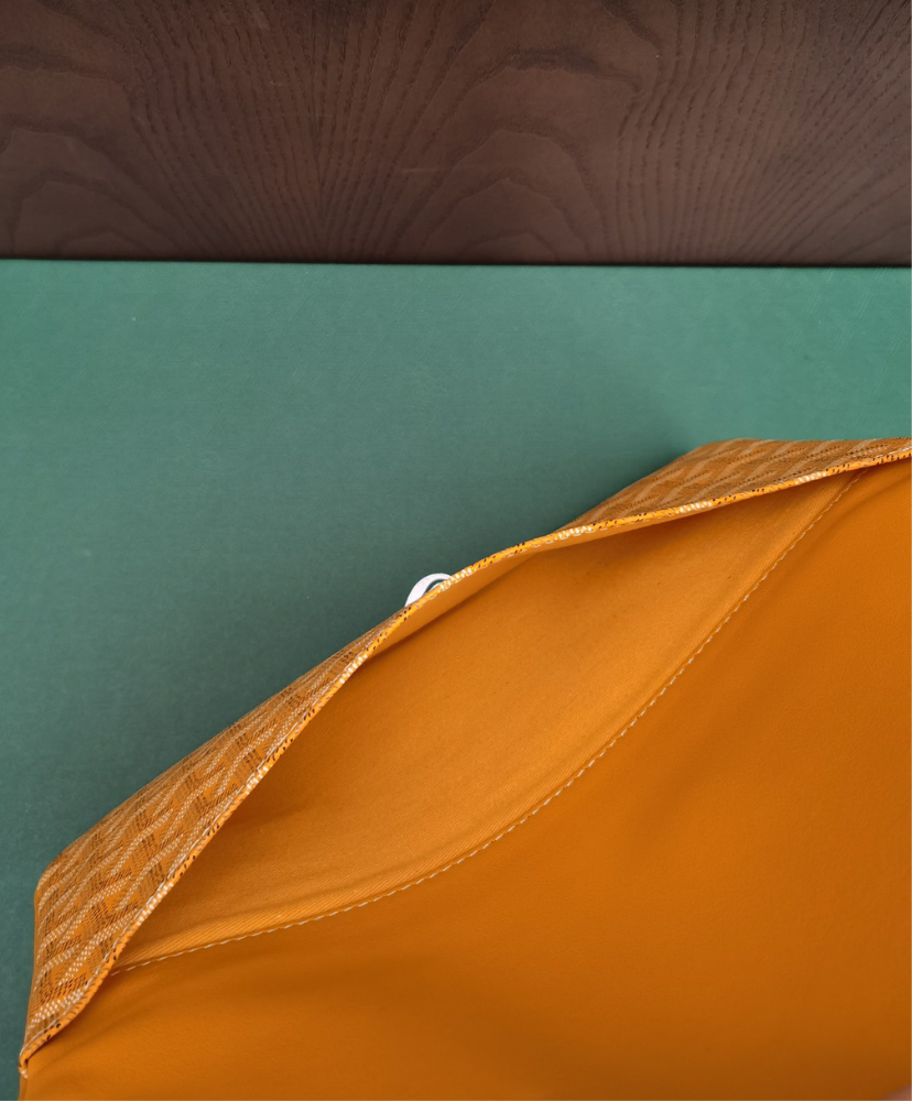 Sainte-Marie MM Clutch