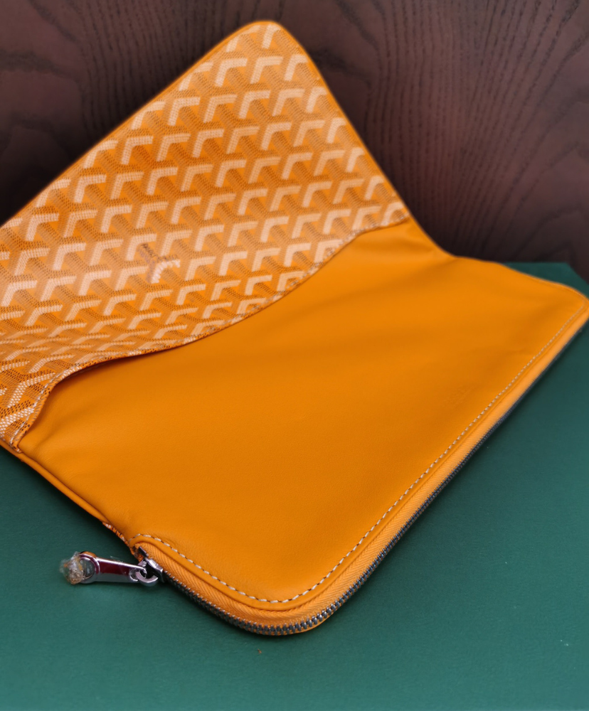 Sainte-Marie MM Clutch