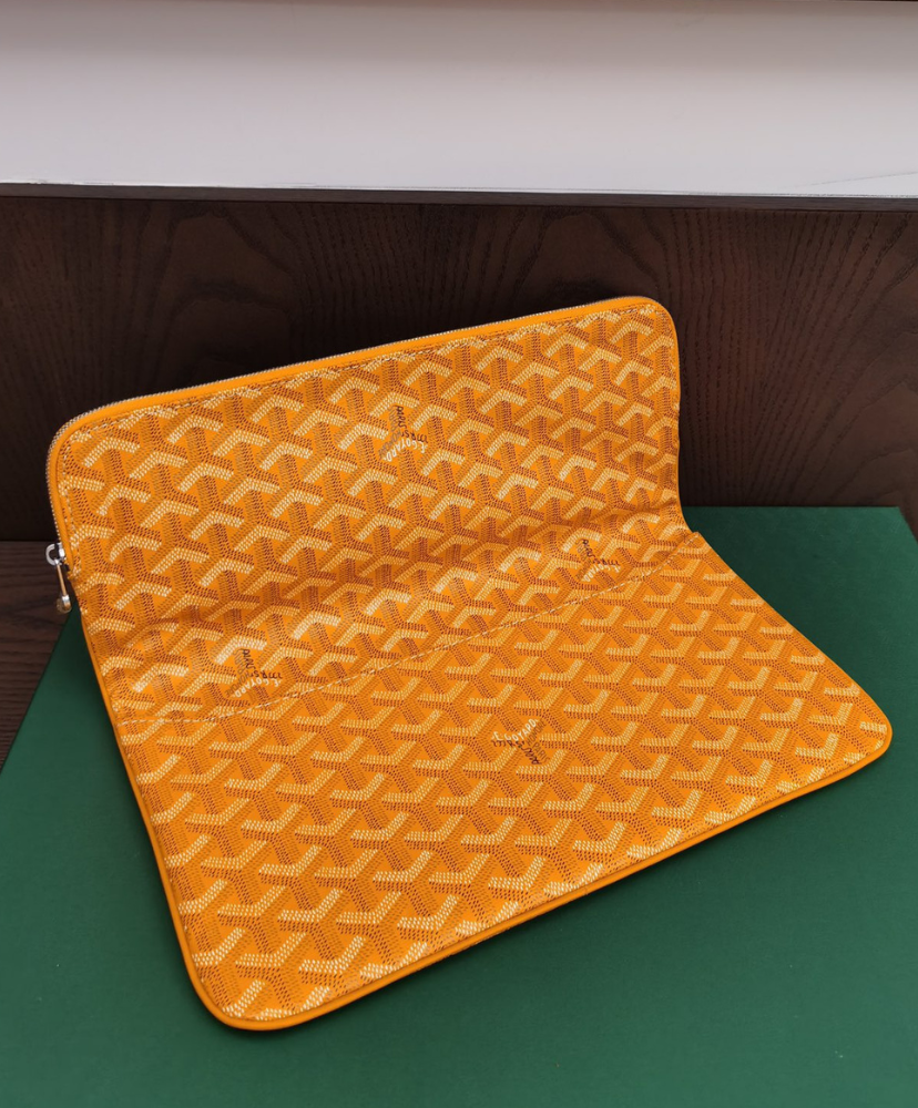 Sainte-Marie MM Clutch