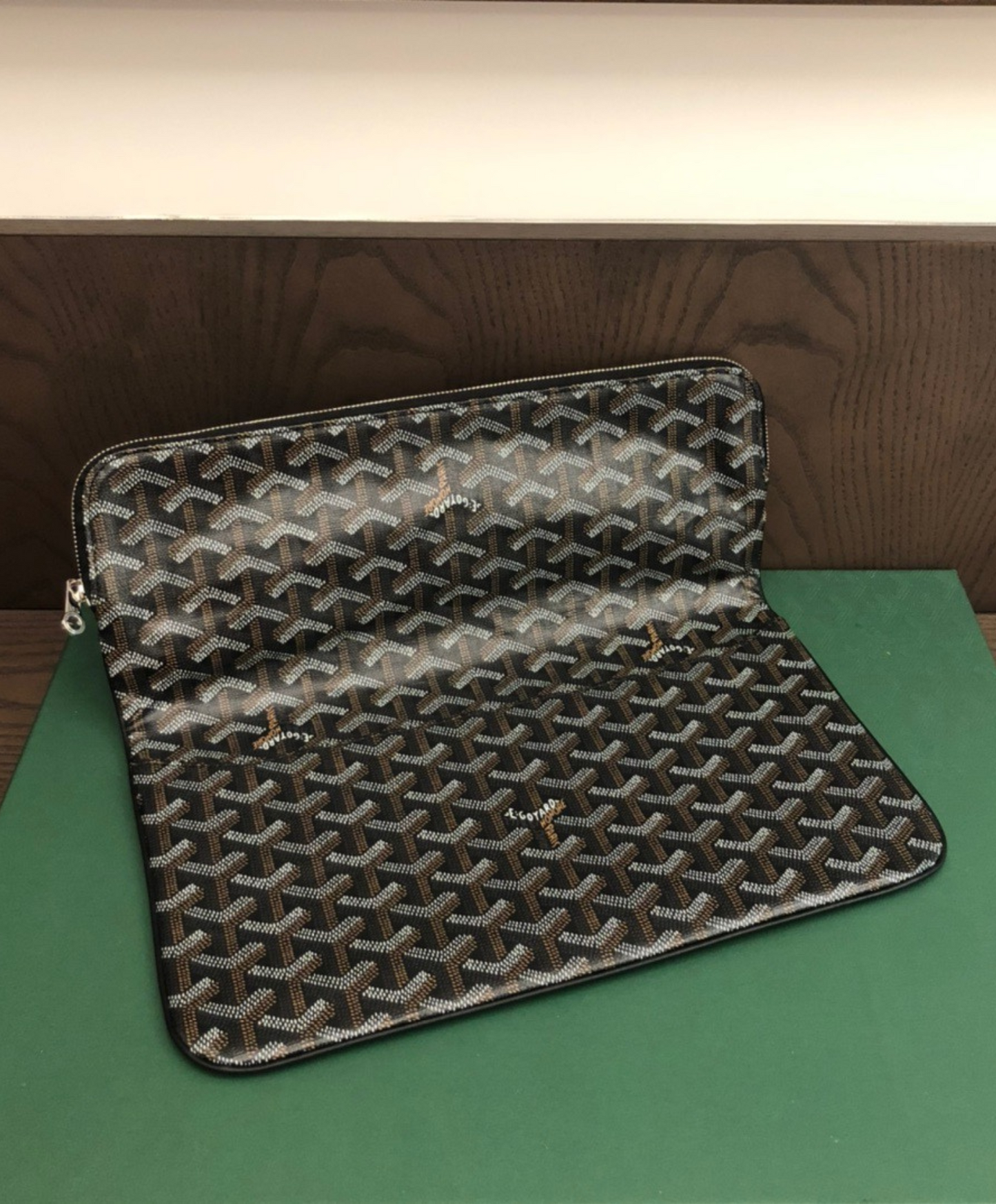 Sainte-Marie MM Clutch
