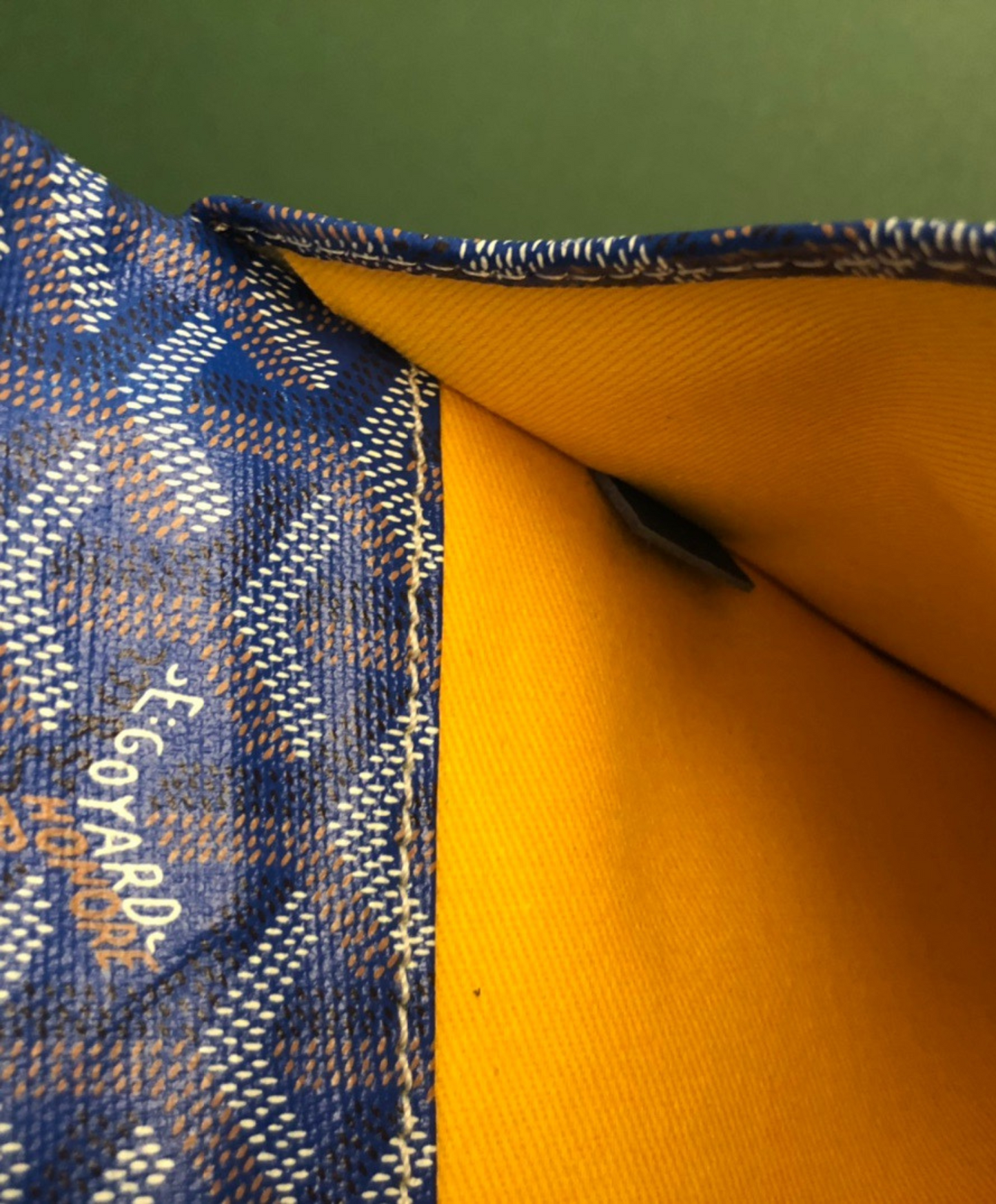 Sainte-Marie MM Clutch