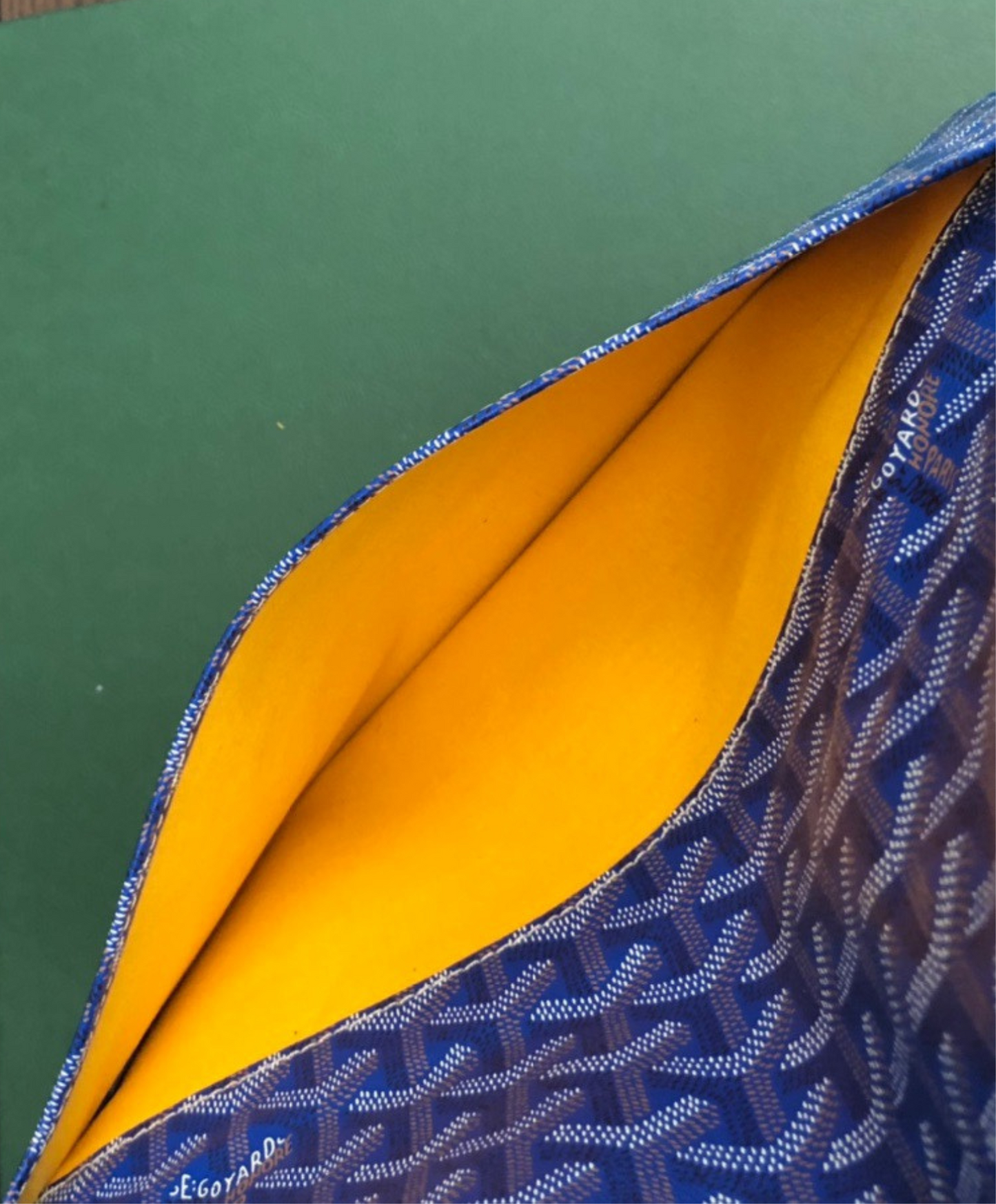 Sainte-Marie MM Clutch