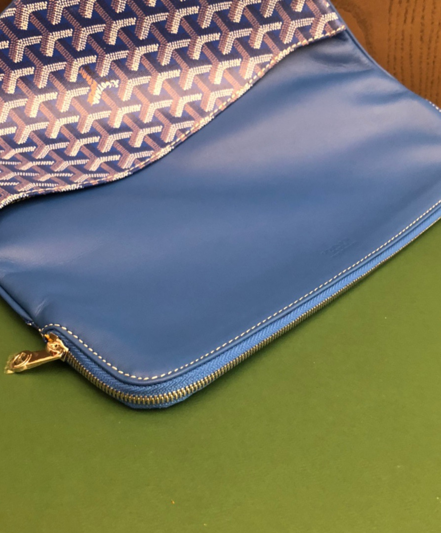 Sainte-Marie MM Clutch