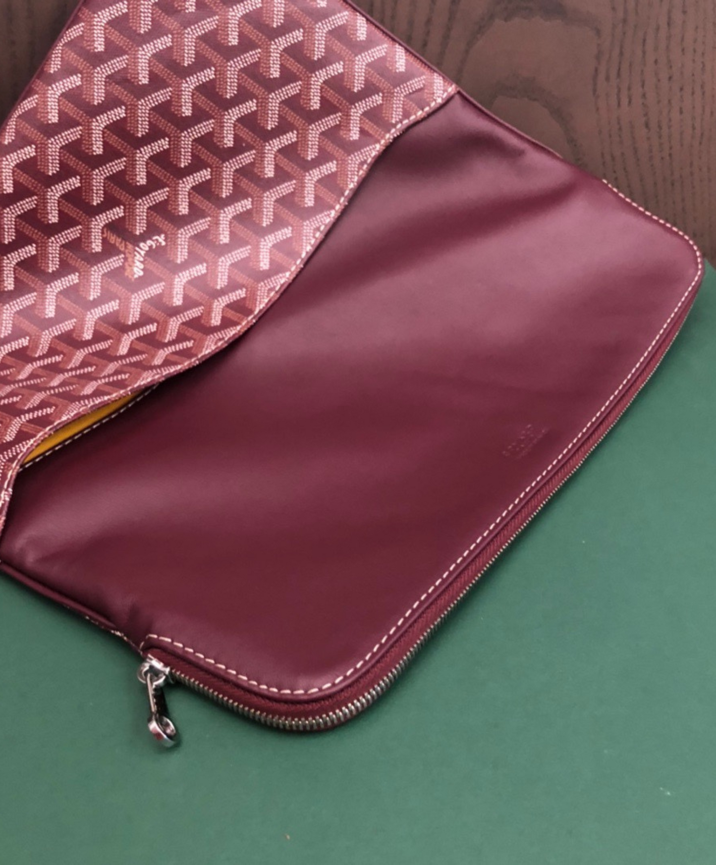 Sainte-Marie MM Clutch