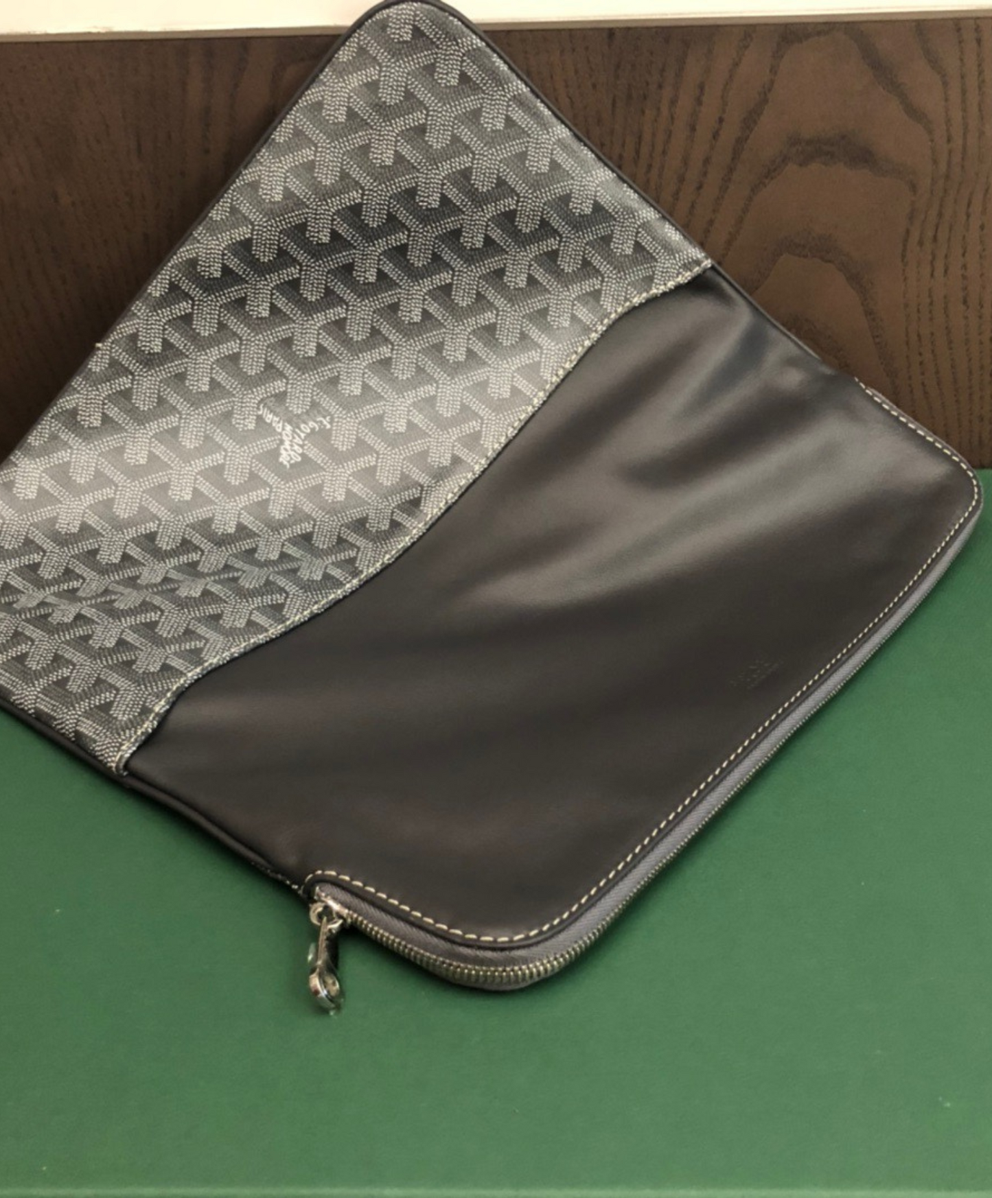 Sainte-Marie MM Clutch