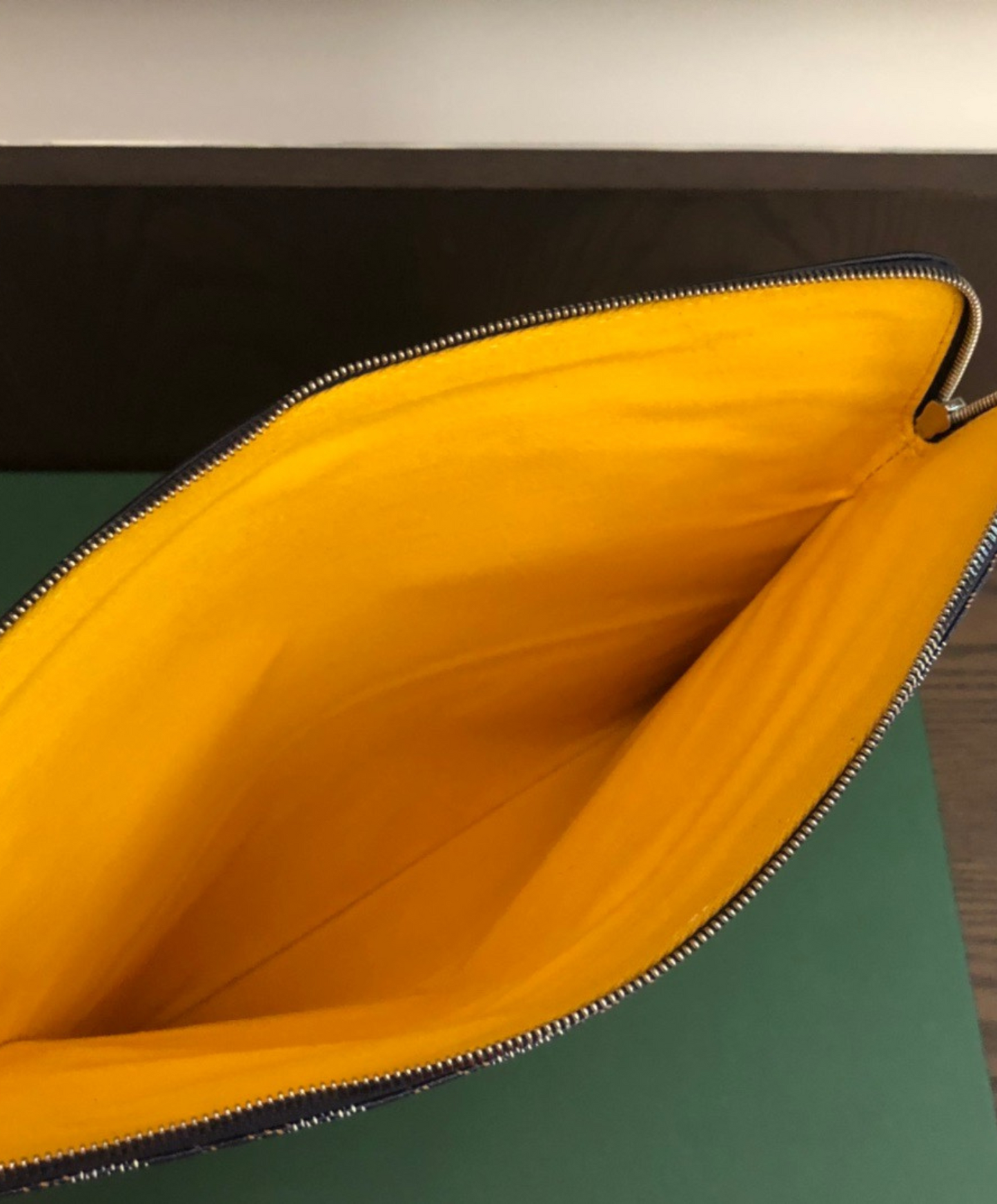 Sainte-Marie MM Clutch