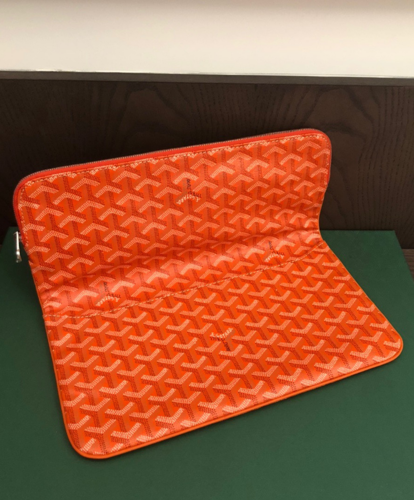 Sainte-Marie MM Clutch