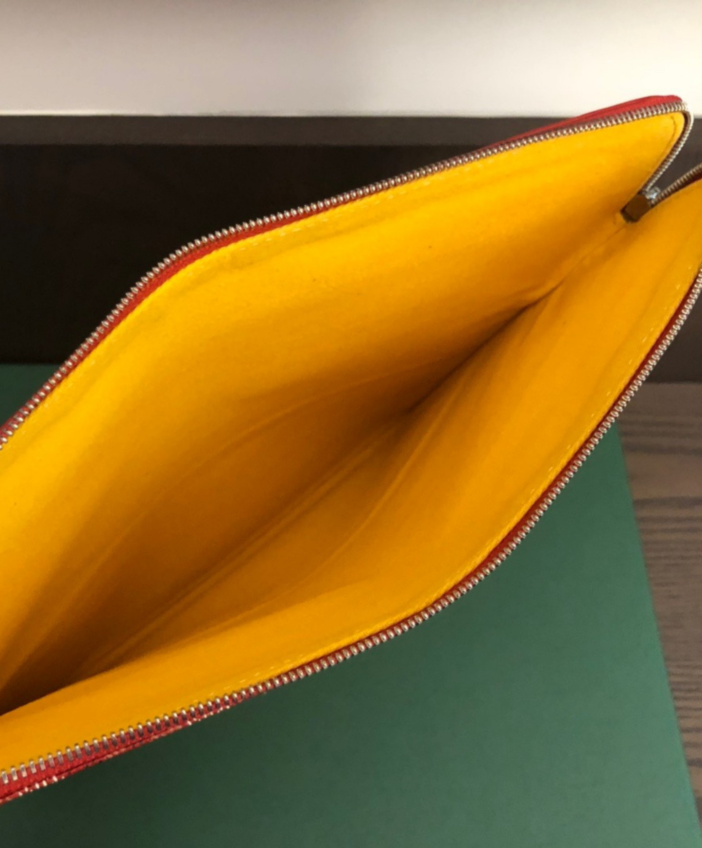 Sainte-Marie MM Clutch