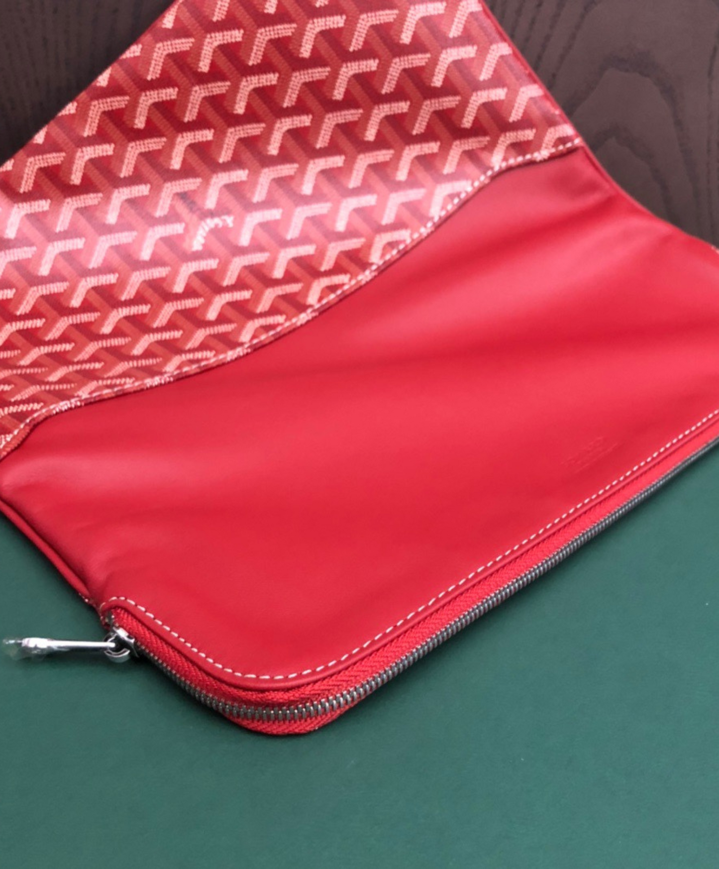 Sainte-Marie MM Clutch