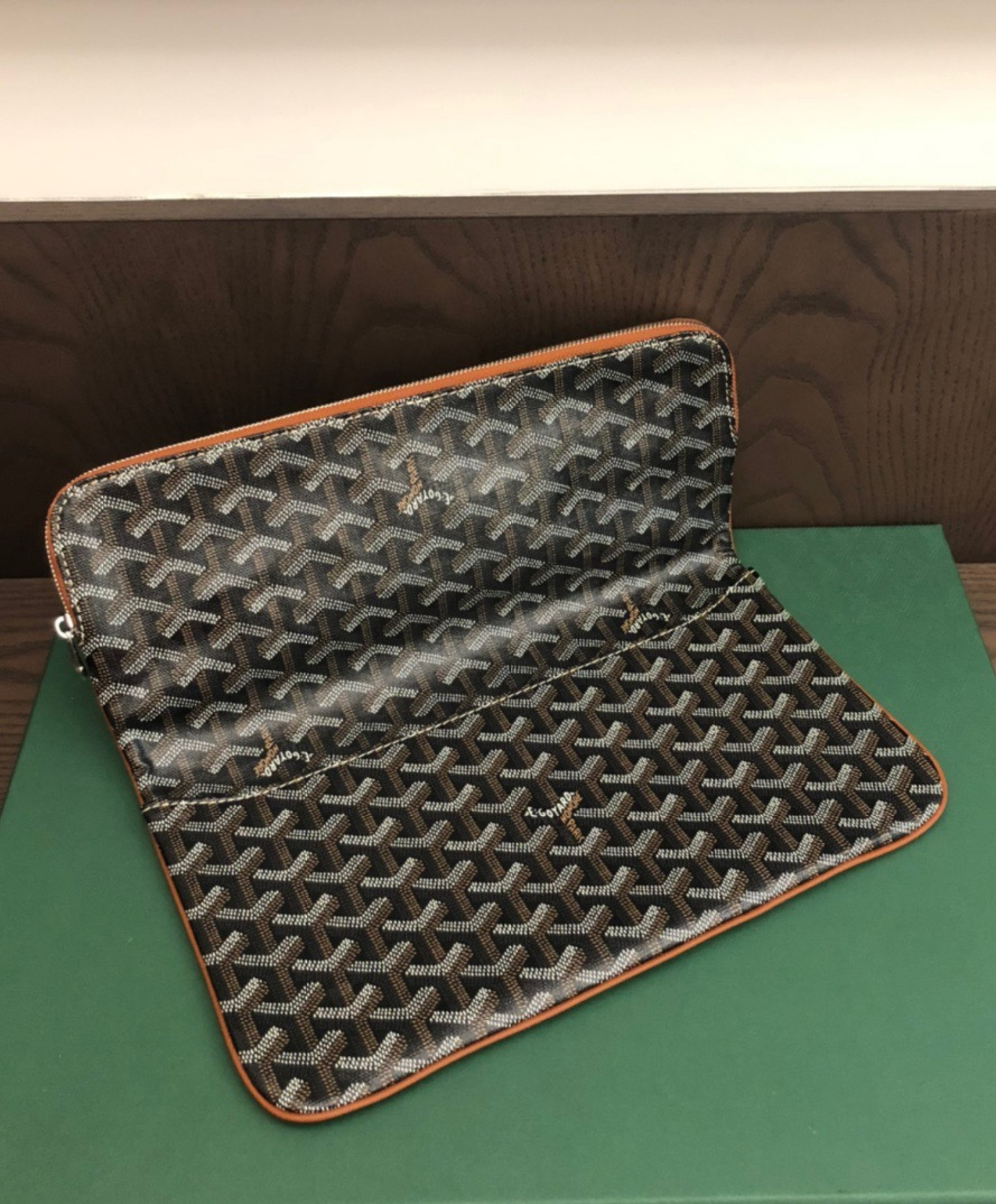 Sainte-Marie MM Clutch
