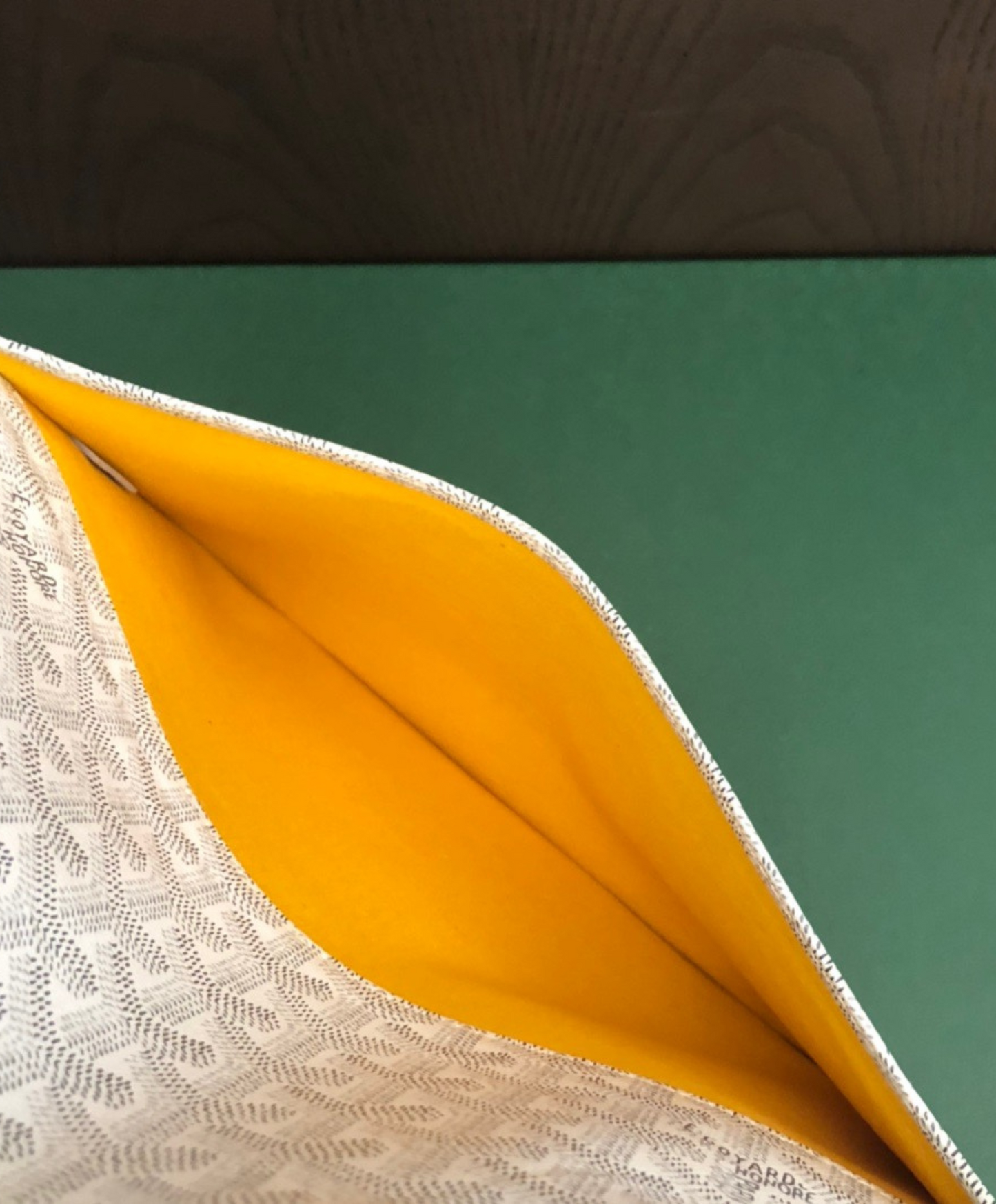 Sainte-Marie MM Clutch