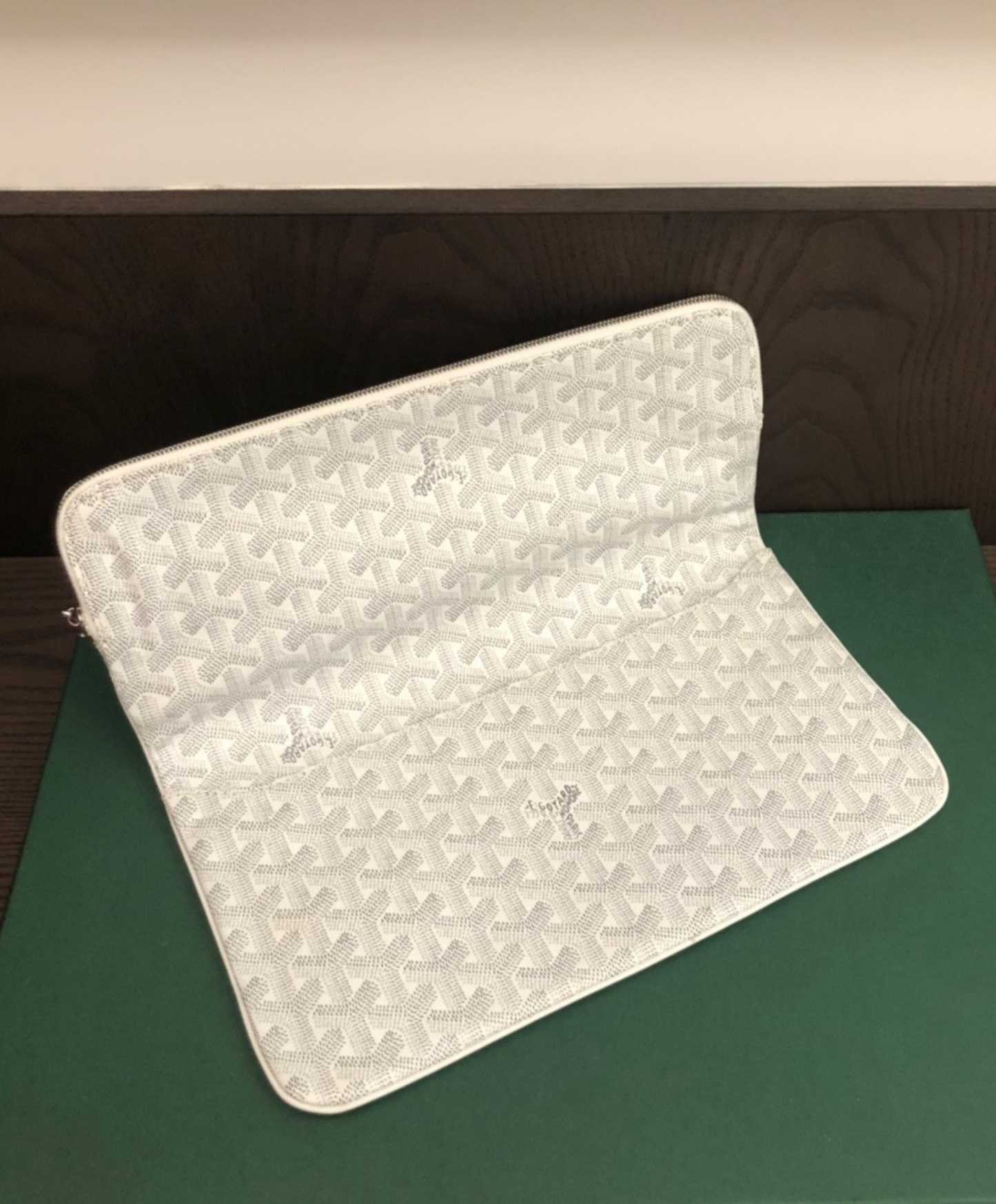 Sainte-Marie MM Clutch