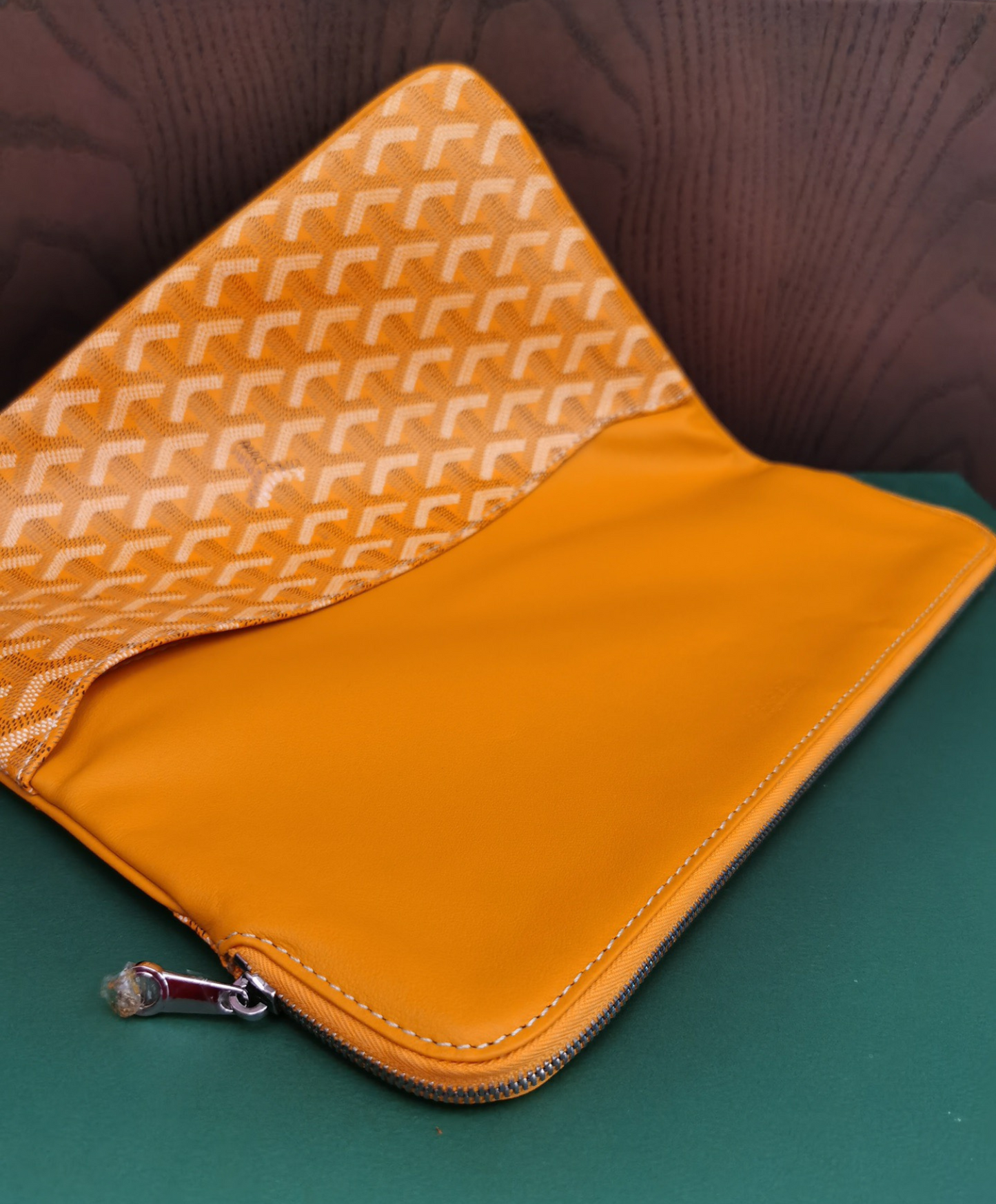 Sainte-Marie MM Clutch