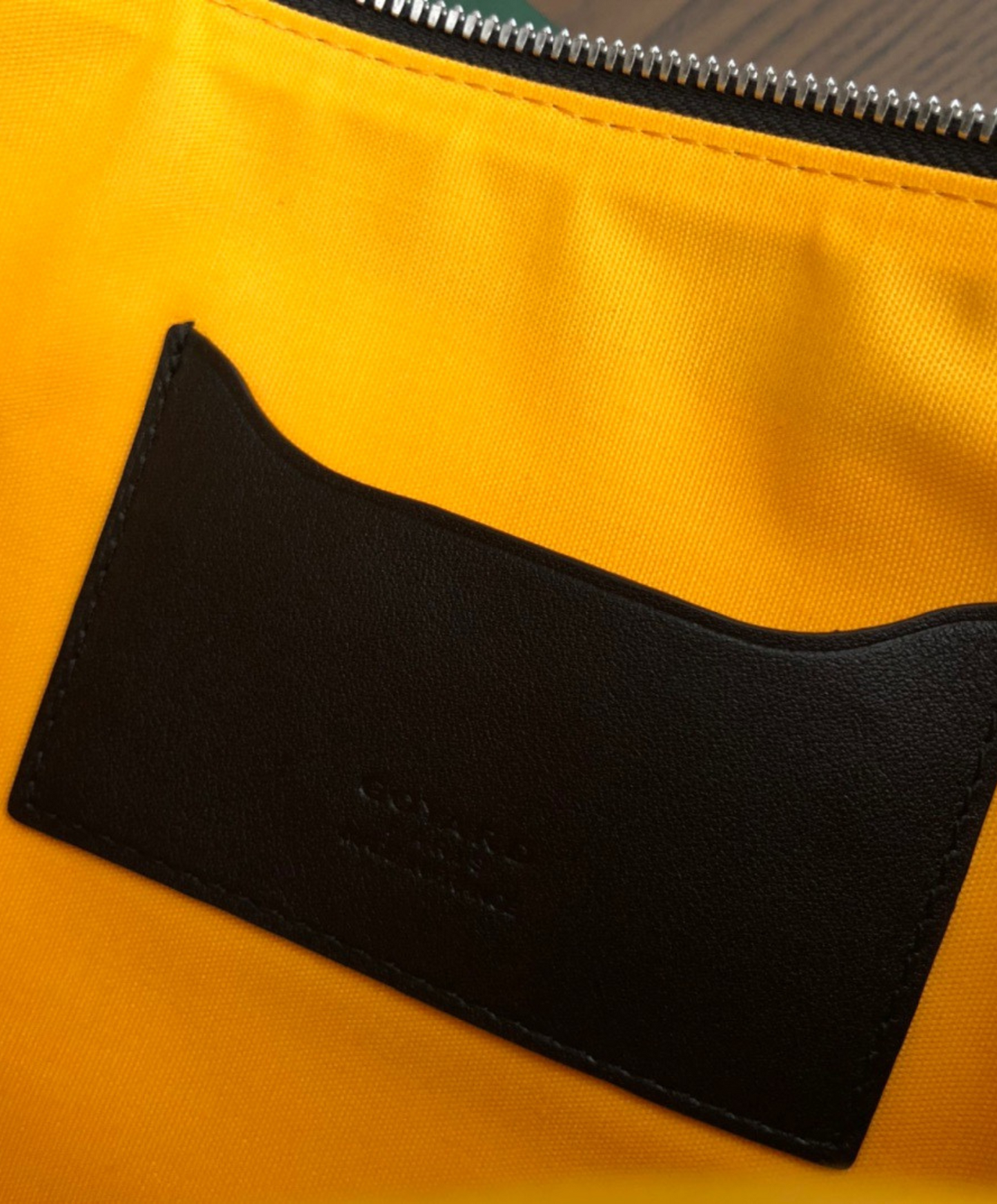 Senat GM Pouch
