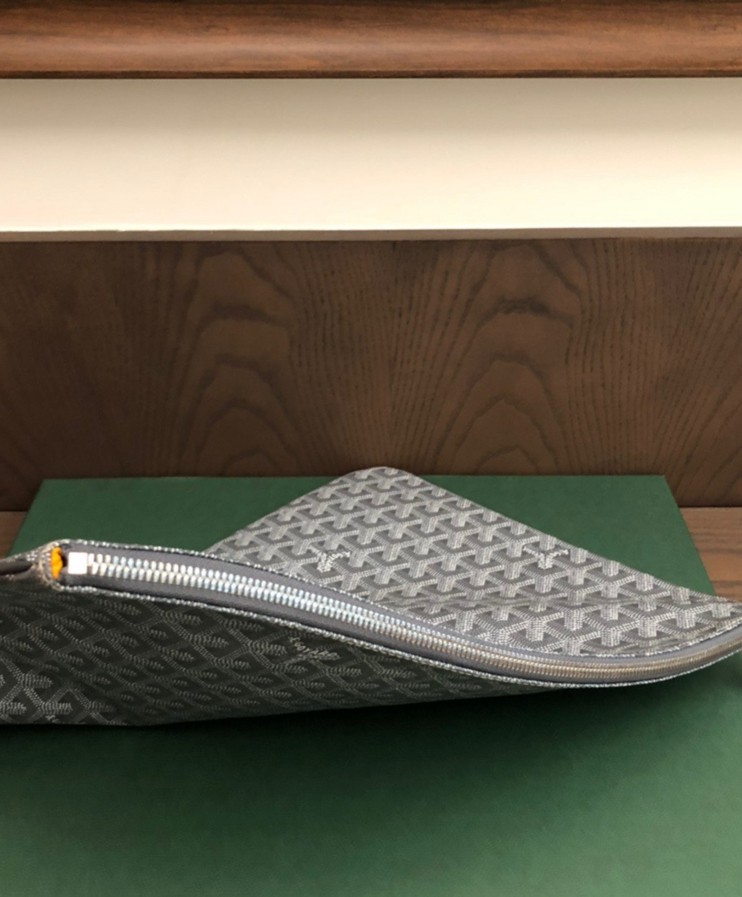 Senat GM Pouch