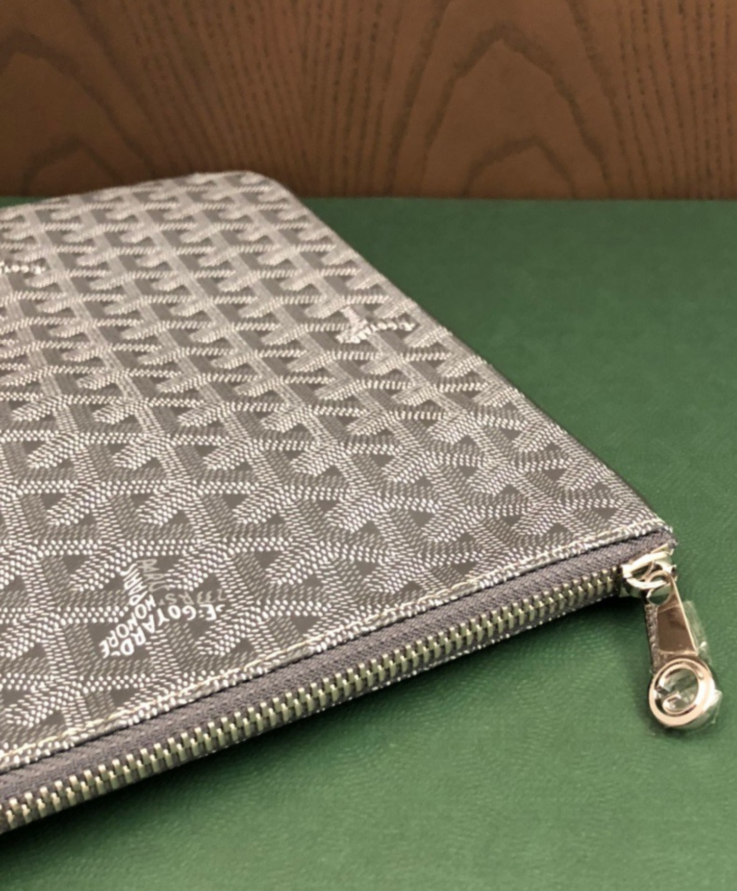 Senat GM Pouch