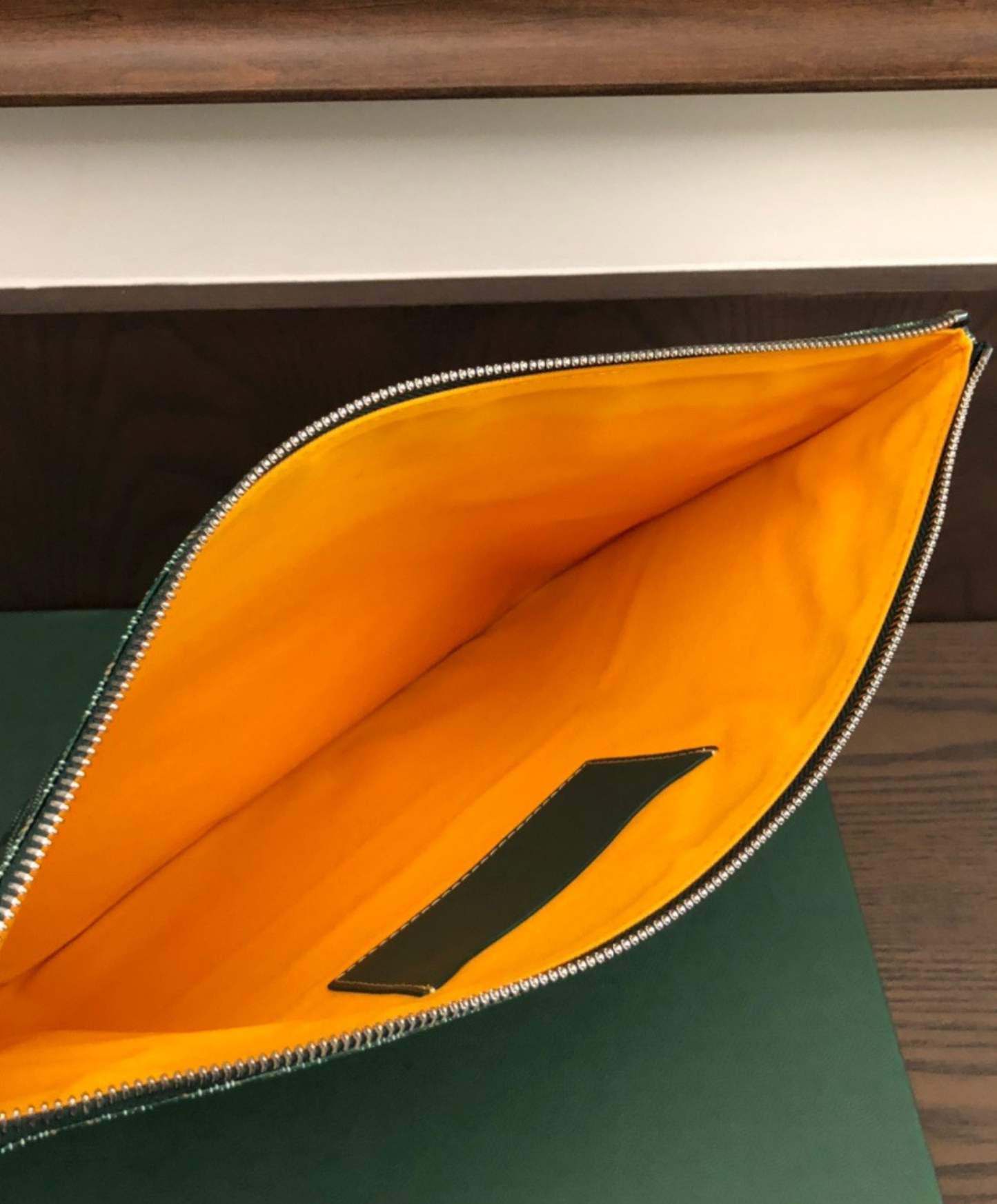 Senat GM Pouch