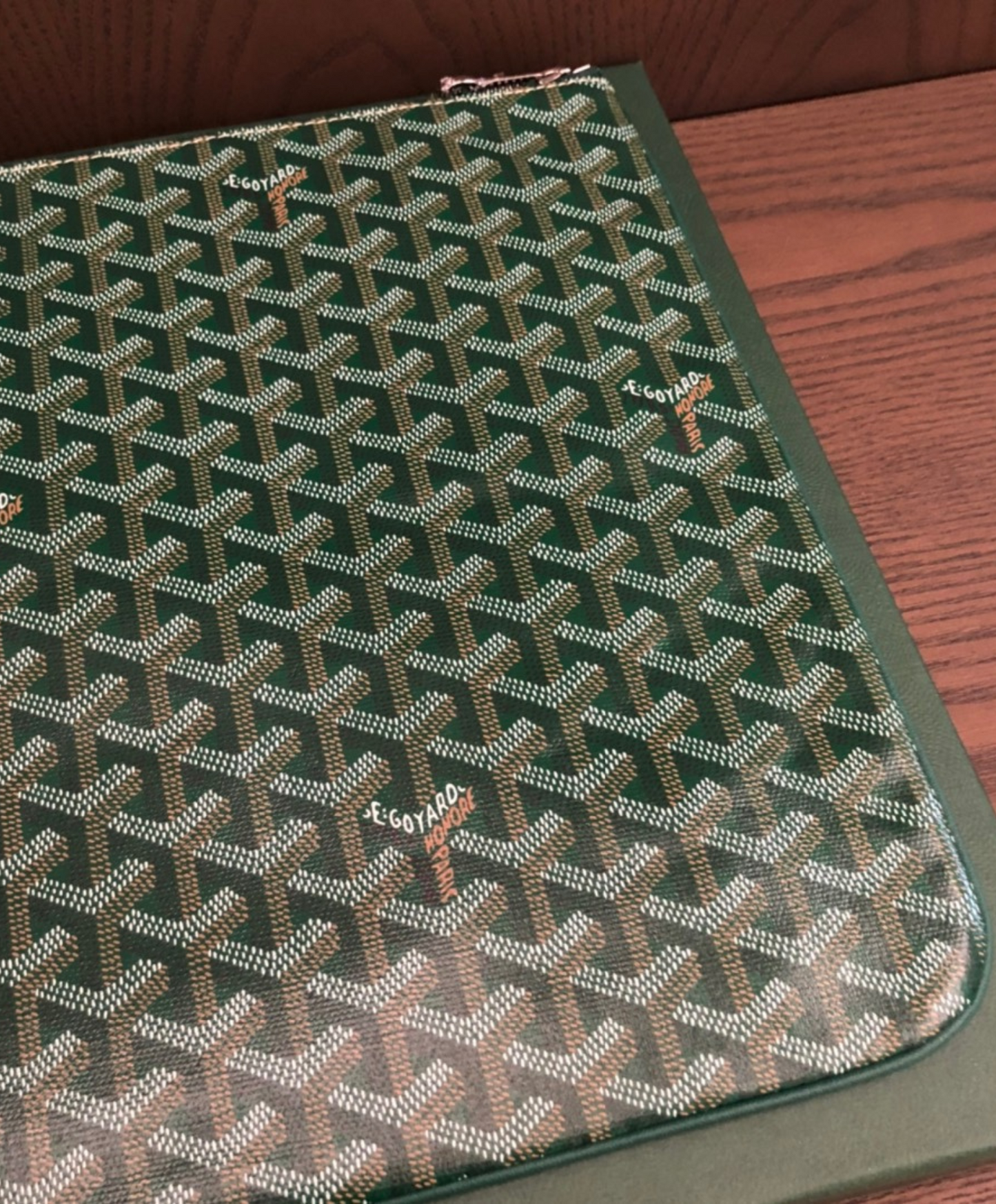 Senat GM Pouch