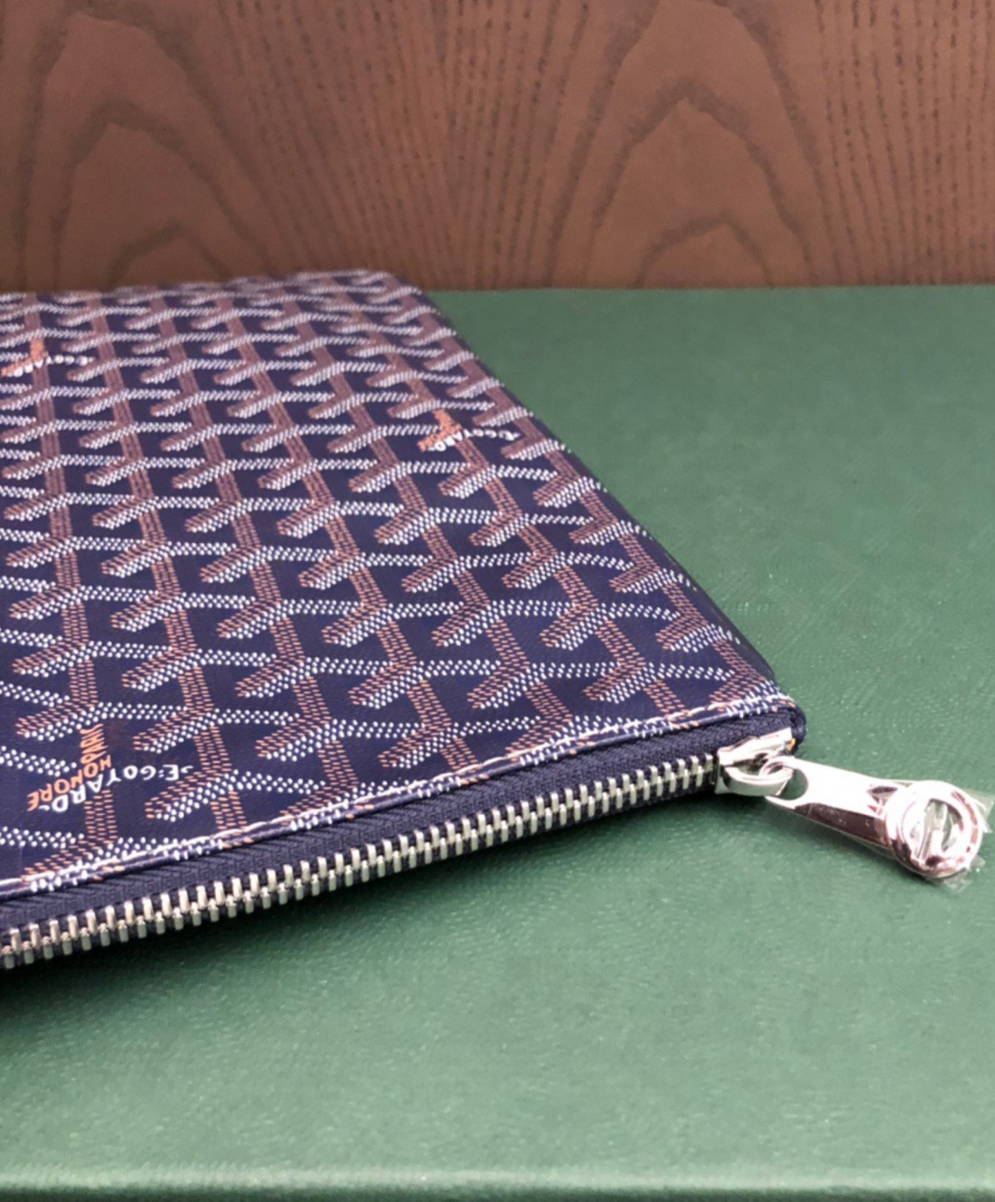 Senat GM Pouch