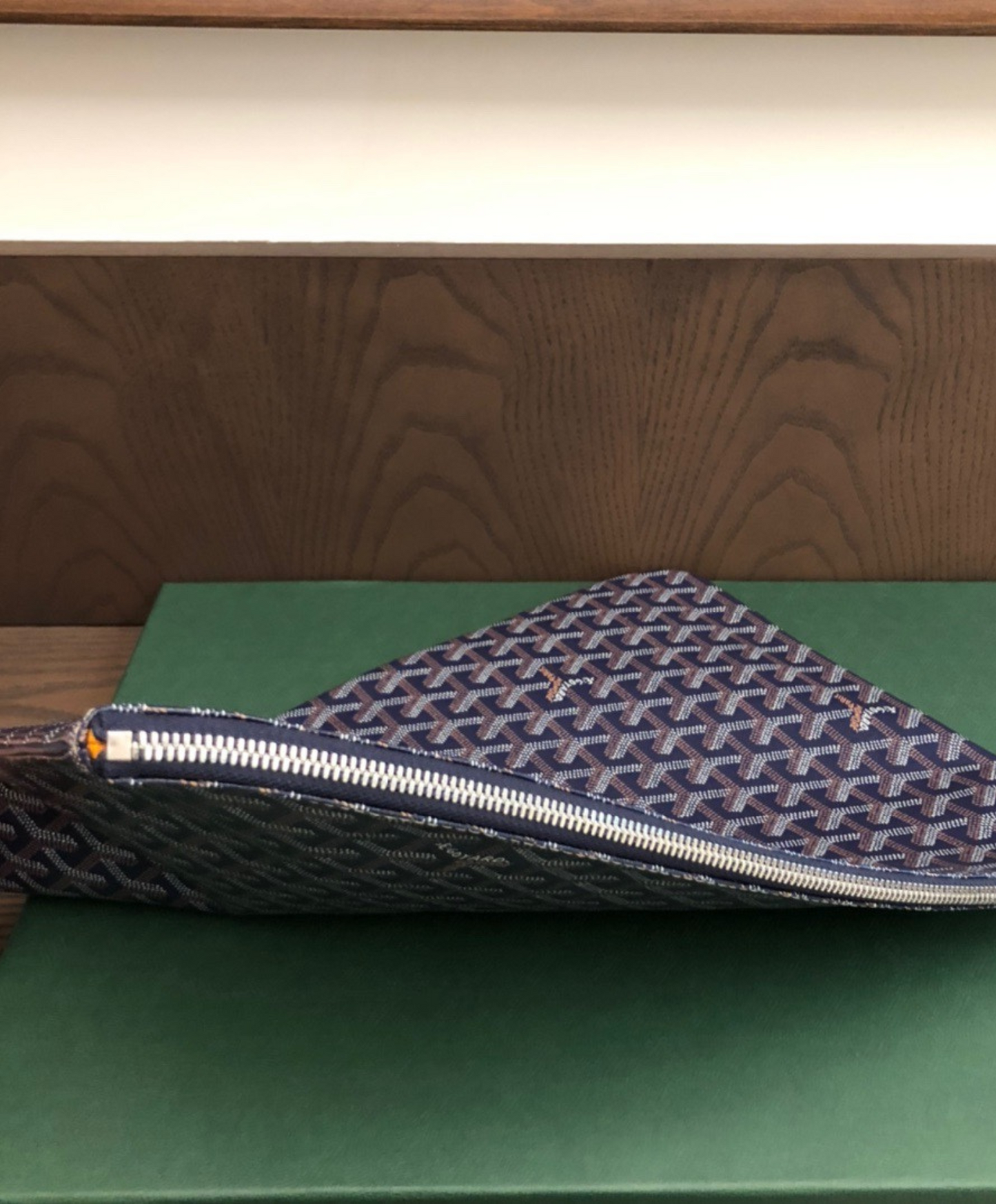 Senat GM Pouch
