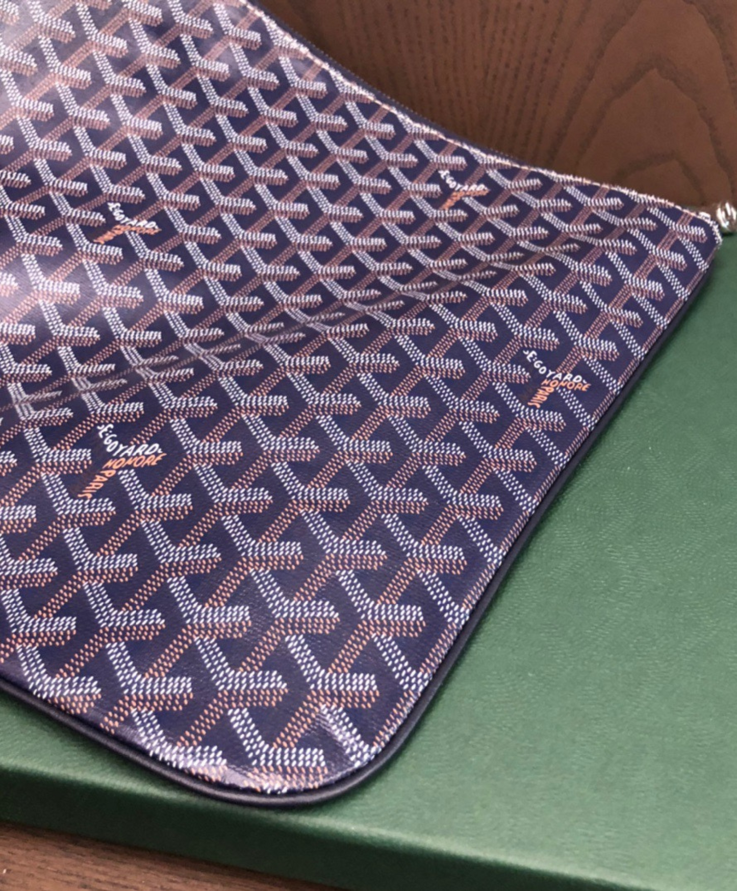 Senat GM Pouch