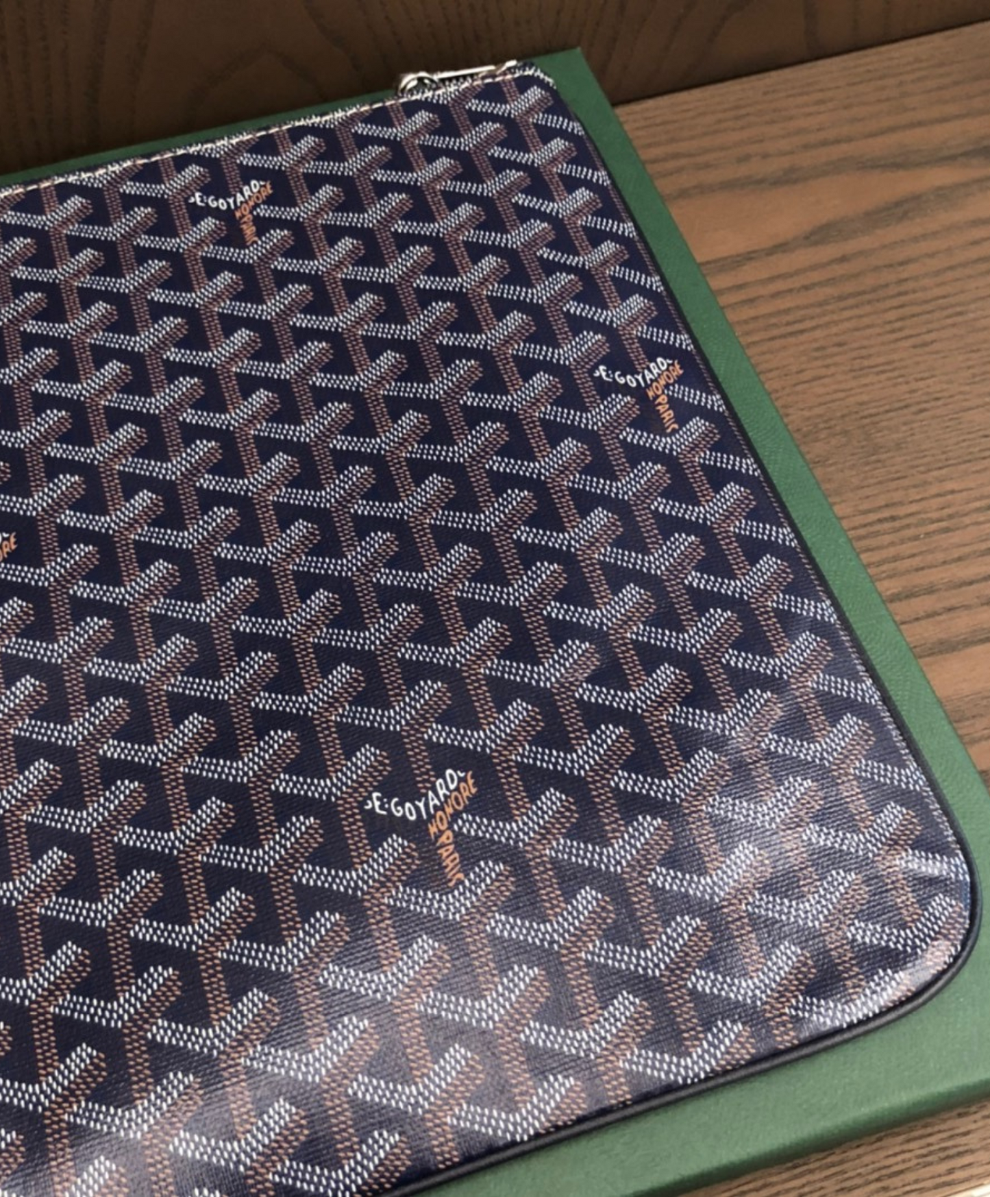 Senat GM Pouch
